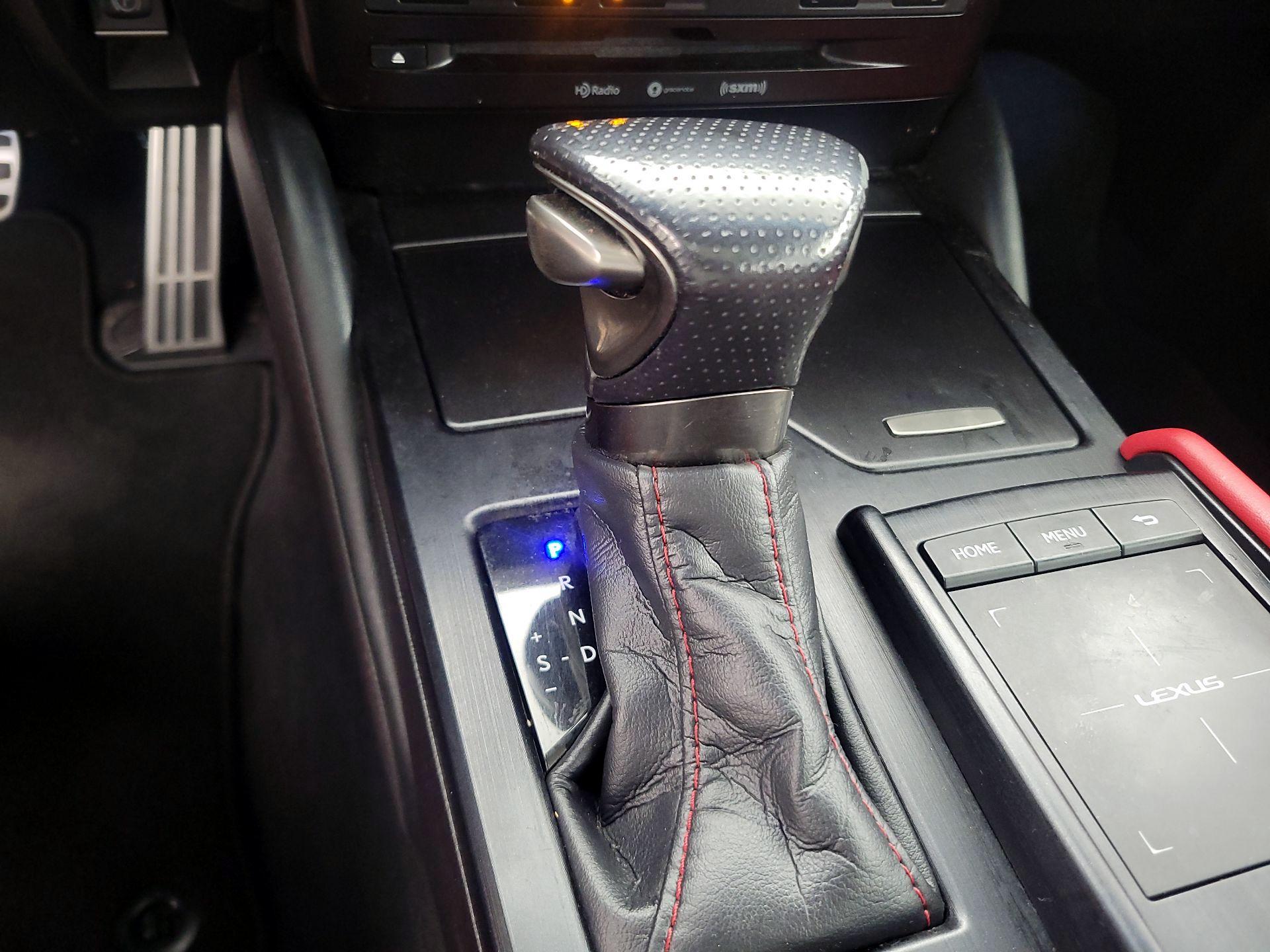 Thumbnail: 2021 Lexus ES - 17