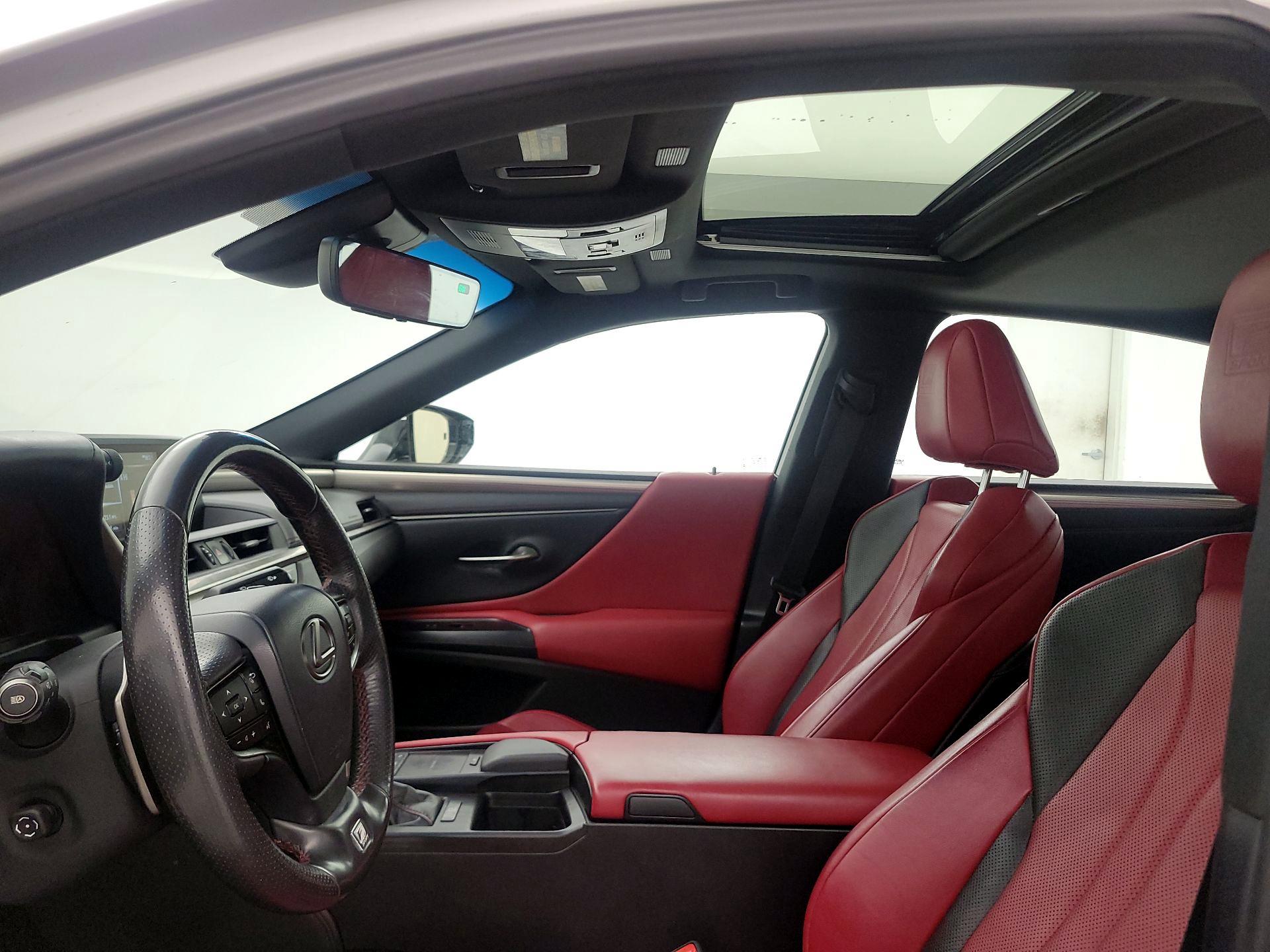 Thumbnail: 2021 Lexus ES - 19