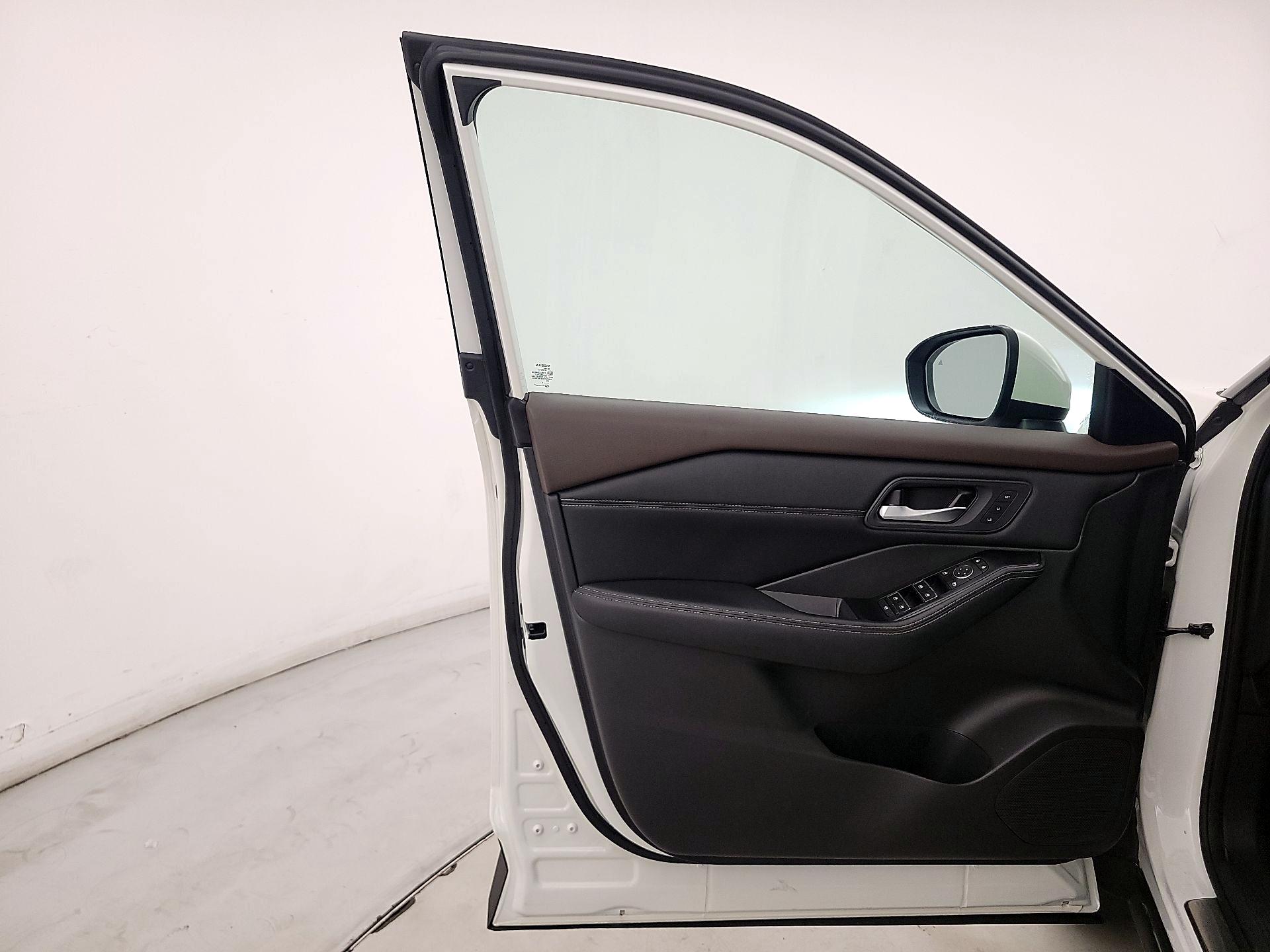 Thumbnail: 2023 Nissan Rogue - 12