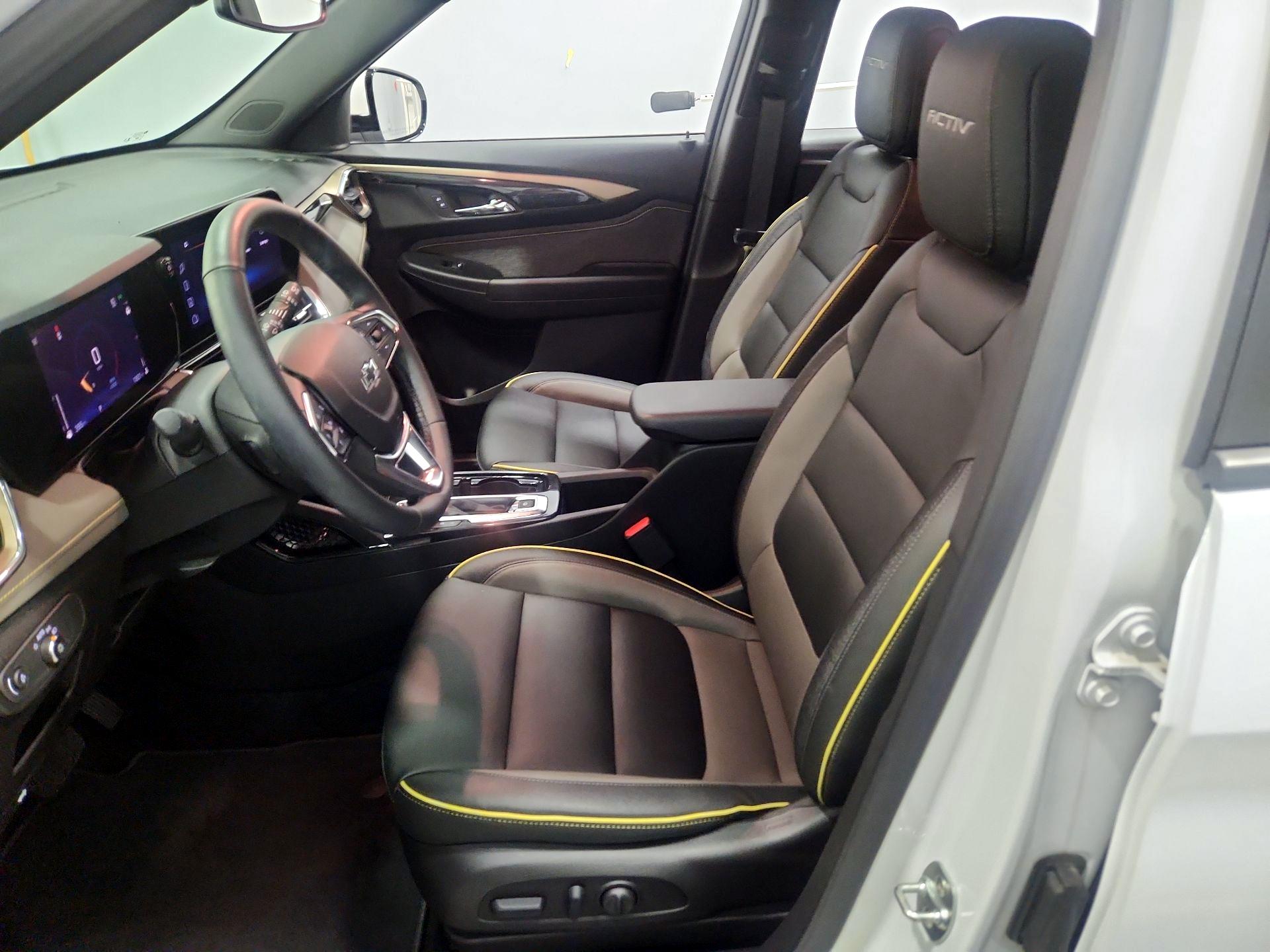 Thumbnail: 2025 Chevrolet TrailBlazer - 11