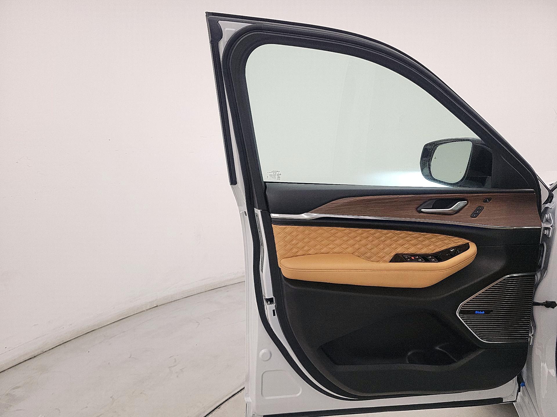 Thumbnail: 2024 Jeep Grand Cherokee L - 12