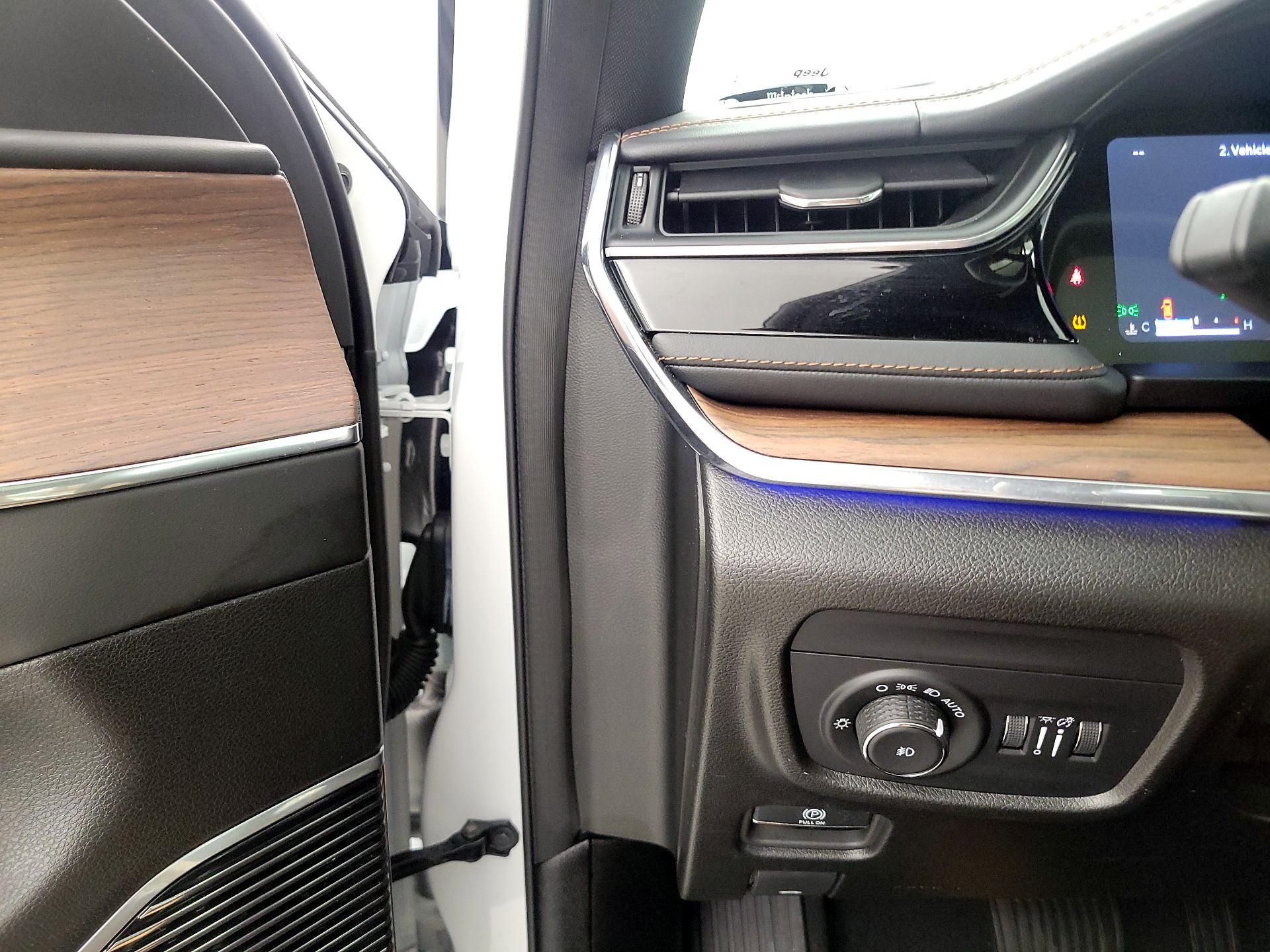 Thumbnail: 2024 Jeep Grand Cherokee L - 13