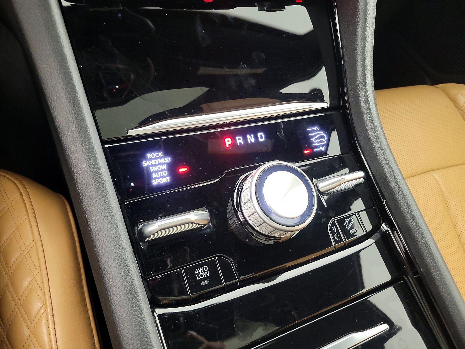 Thumbnail: 2024 Jeep Grand Cherokee L - 18