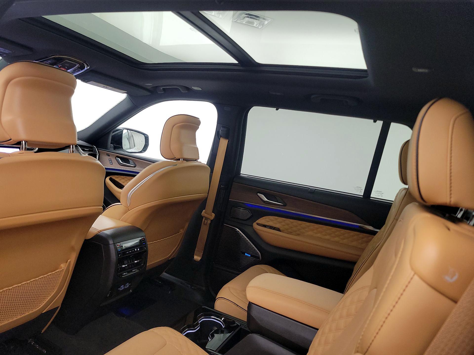 Thumbnail: 2024 Jeep Grand Cherokee L - 20