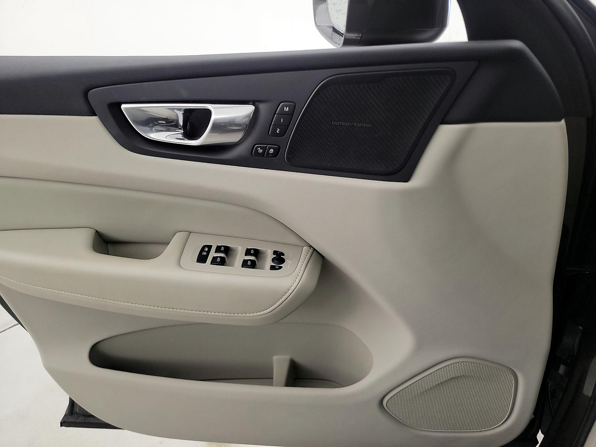 Thumbnail: 2021 Volvo XC60 - 12