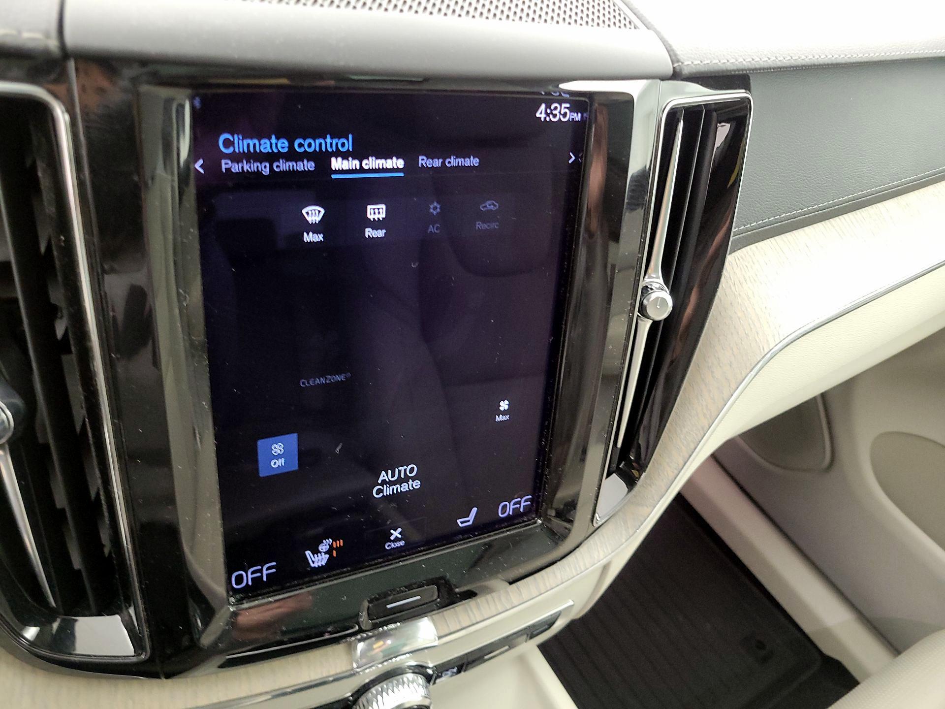 Thumbnail: 2021 Volvo XC60 - 17