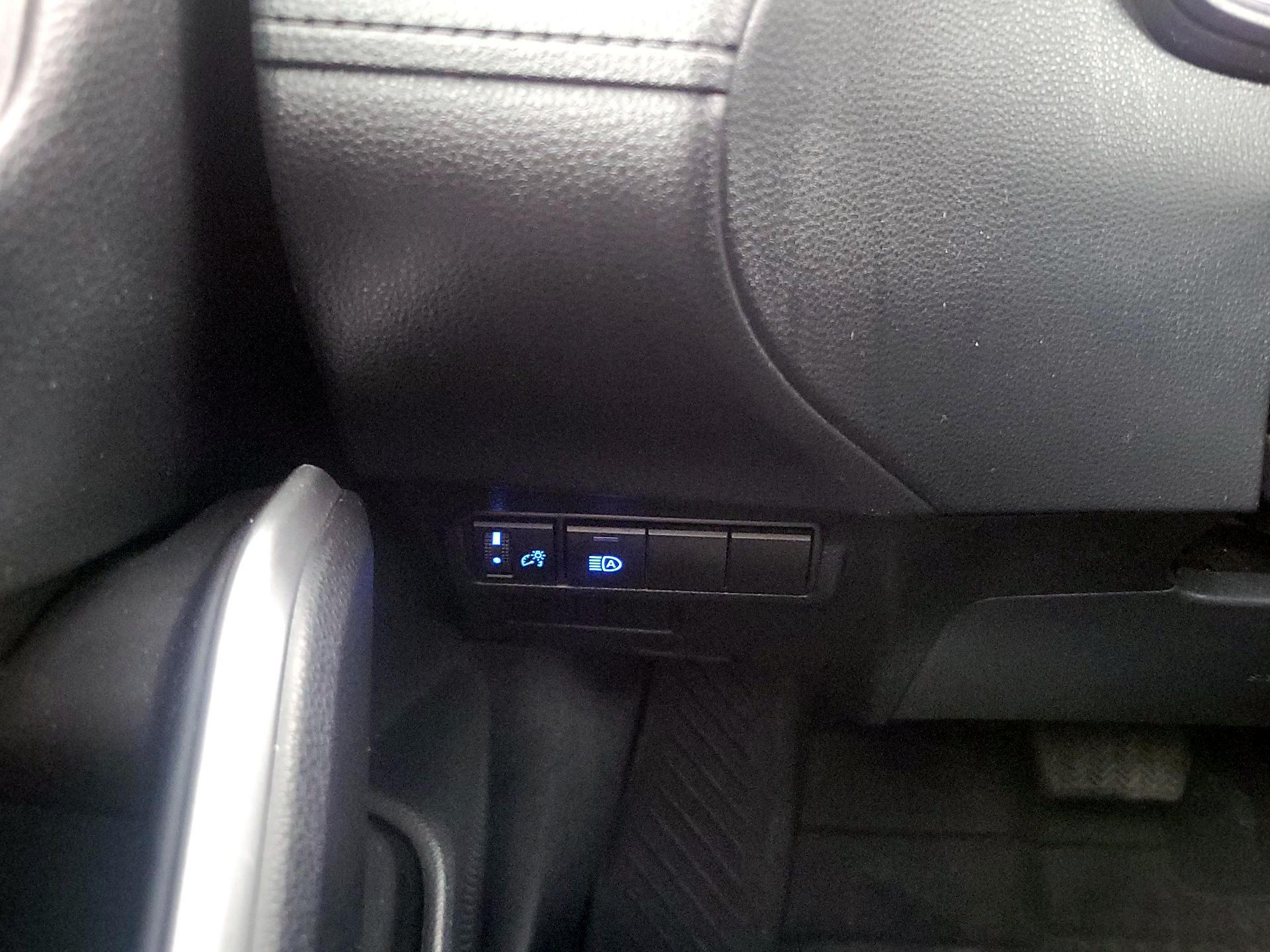 Thumbnail: 2022 Toyota Corolla Cross - 13