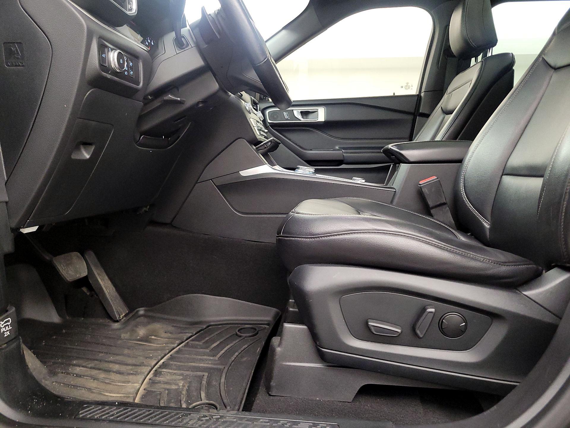 Thumbnail: 2020 Ford Explorer - 11