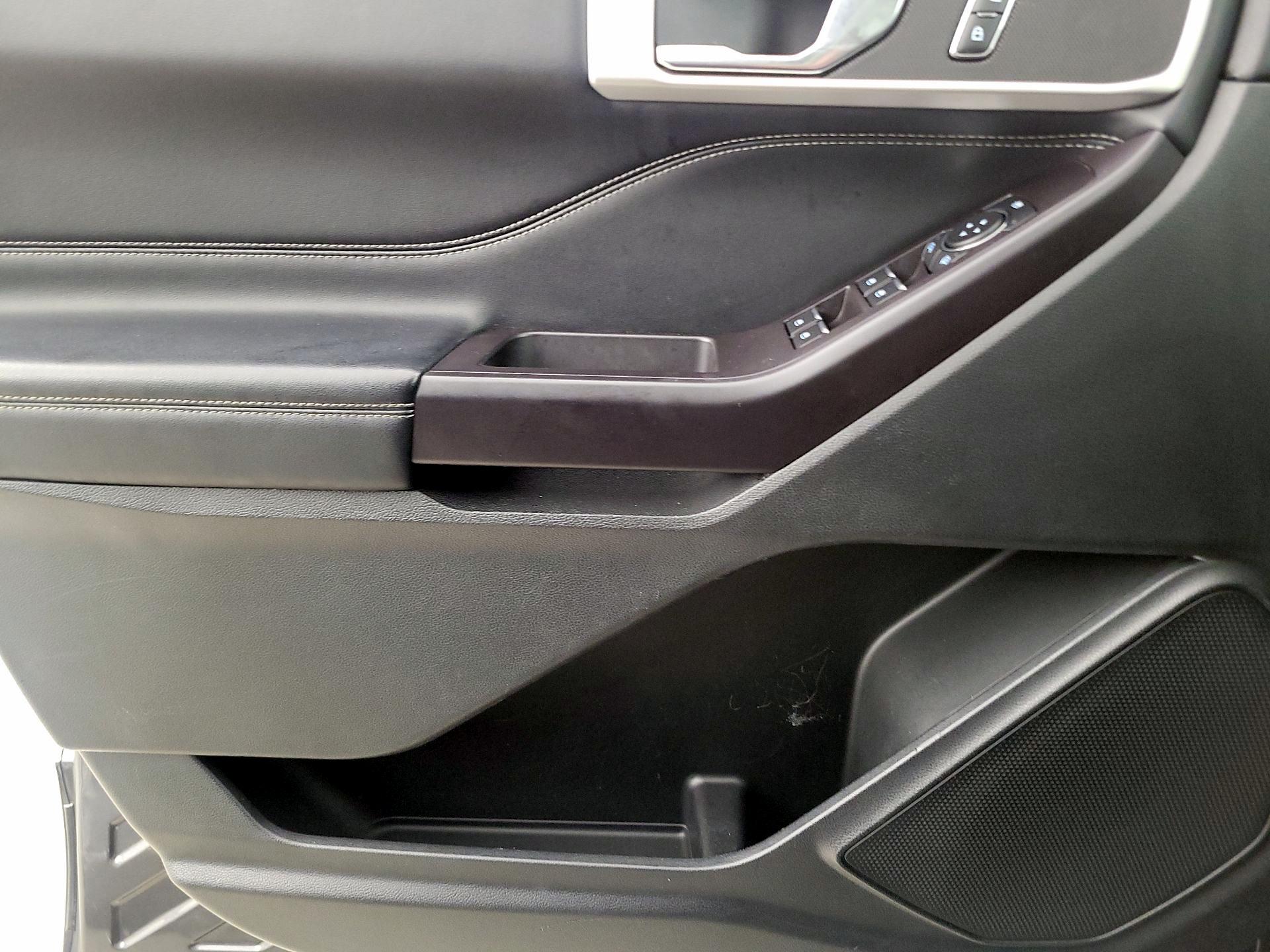 Thumbnail: 2020 Ford Explorer - 12