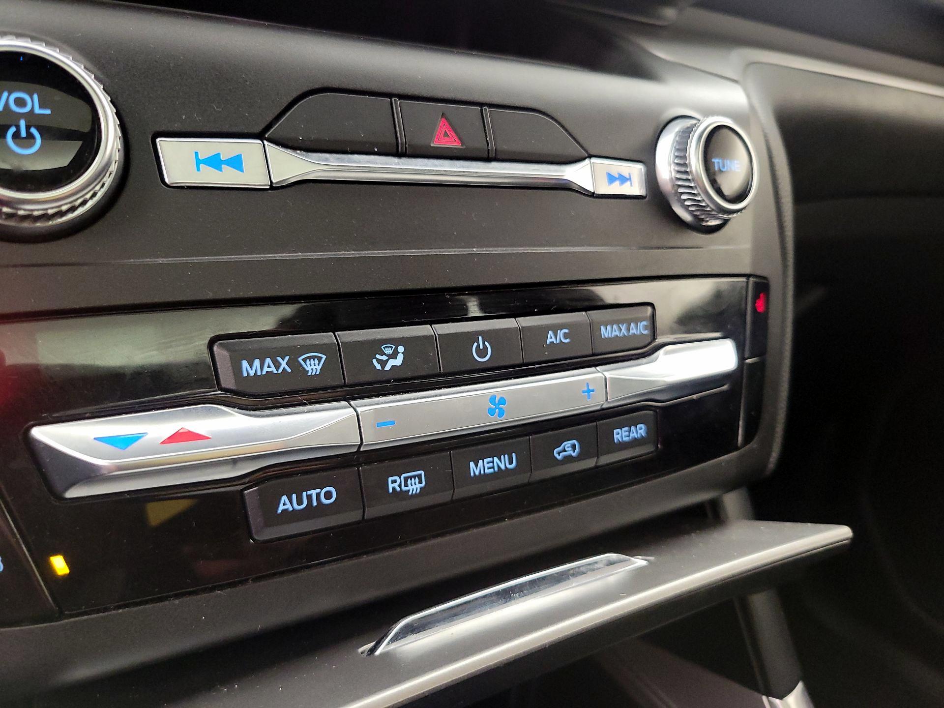 Thumbnail: 2020 Ford Explorer - 16