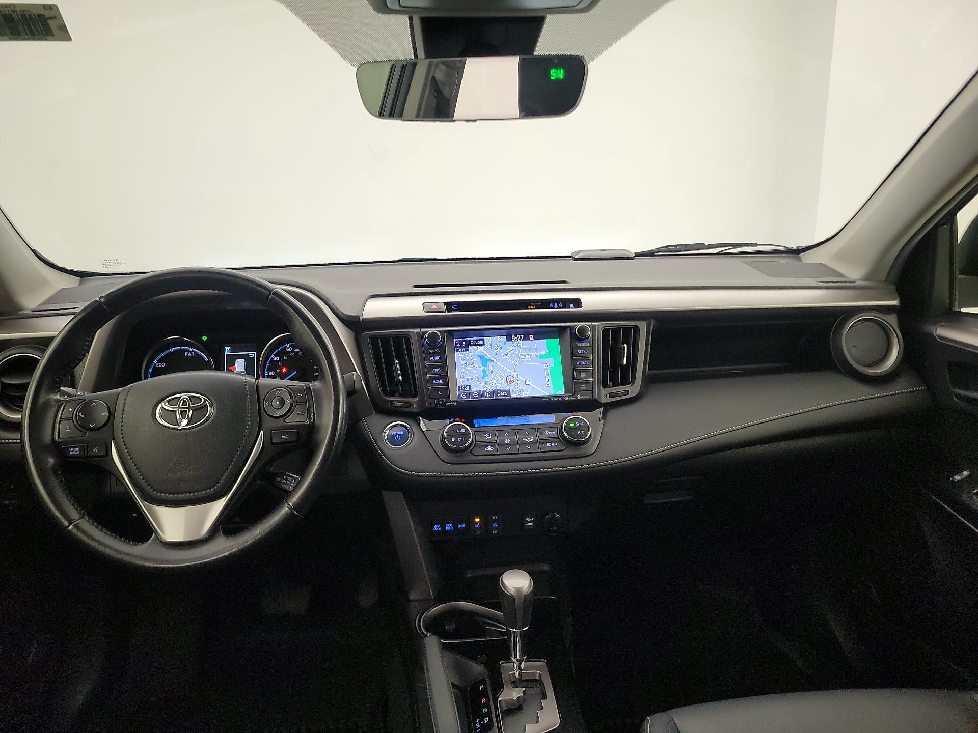 Thumbnail: 2017 Toyota RAV4 - 9