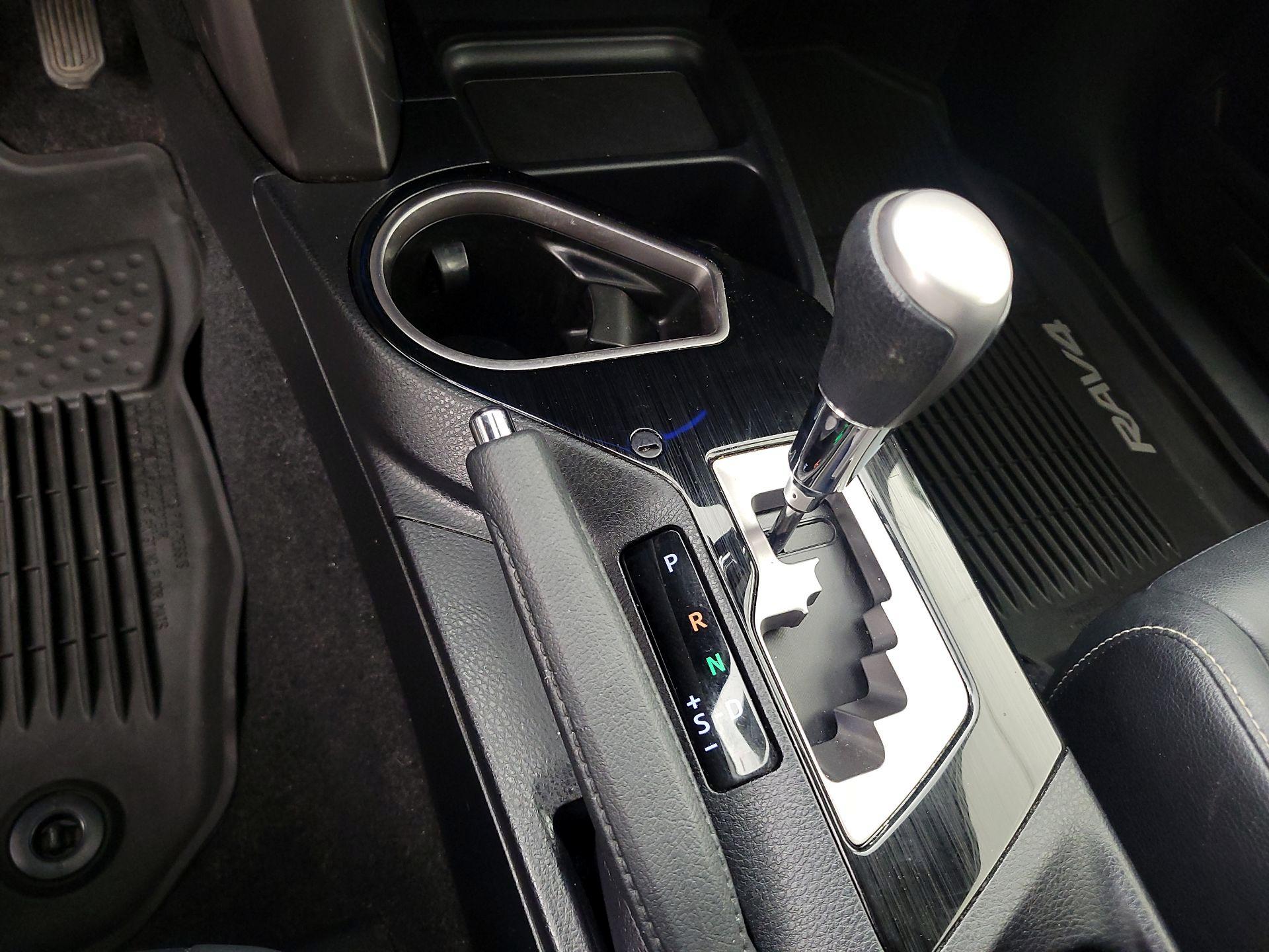 Thumbnail: 2017 Toyota RAV4 - 18