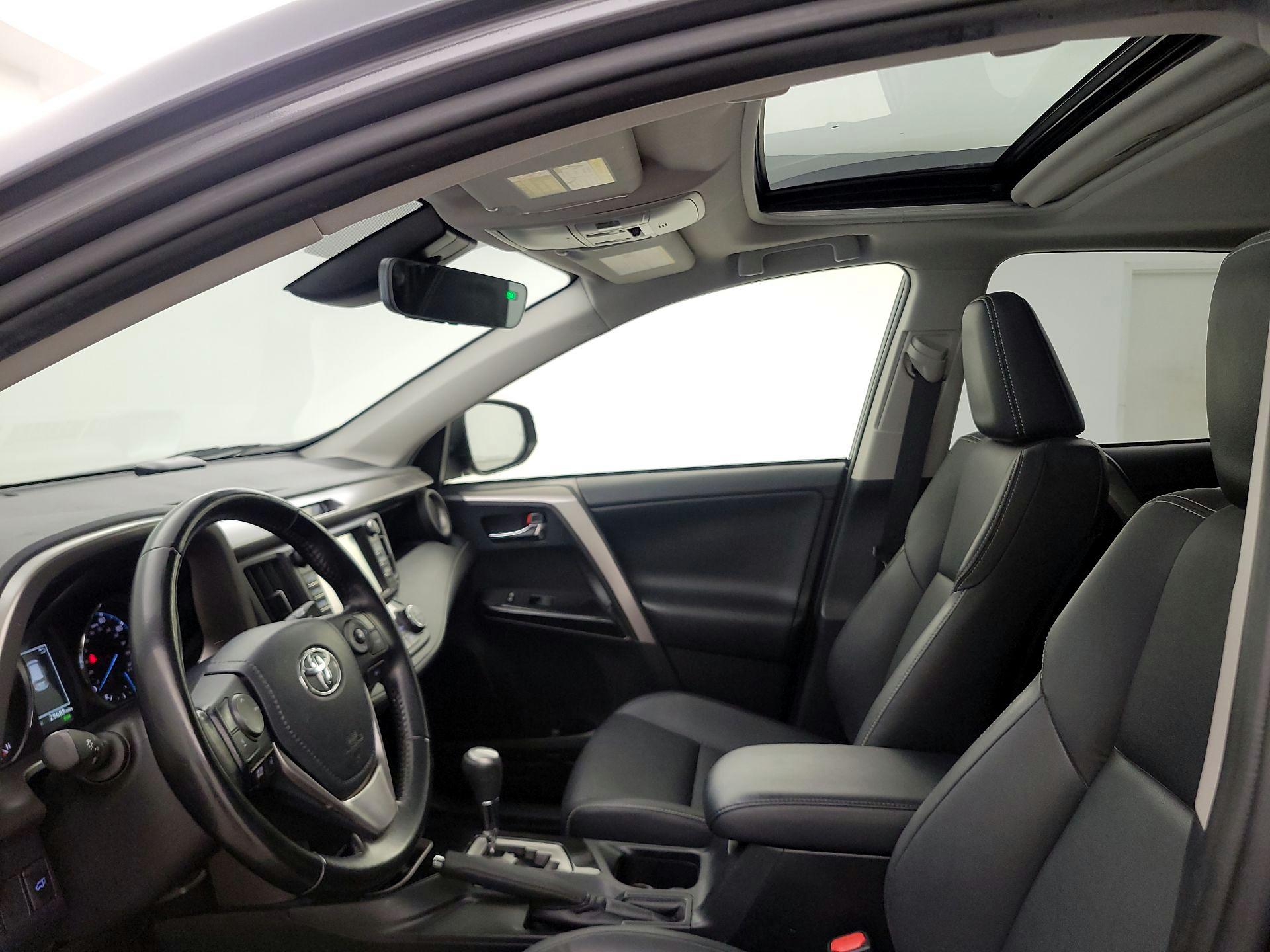 Thumbnail: 2017 Toyota RAV4 - 20