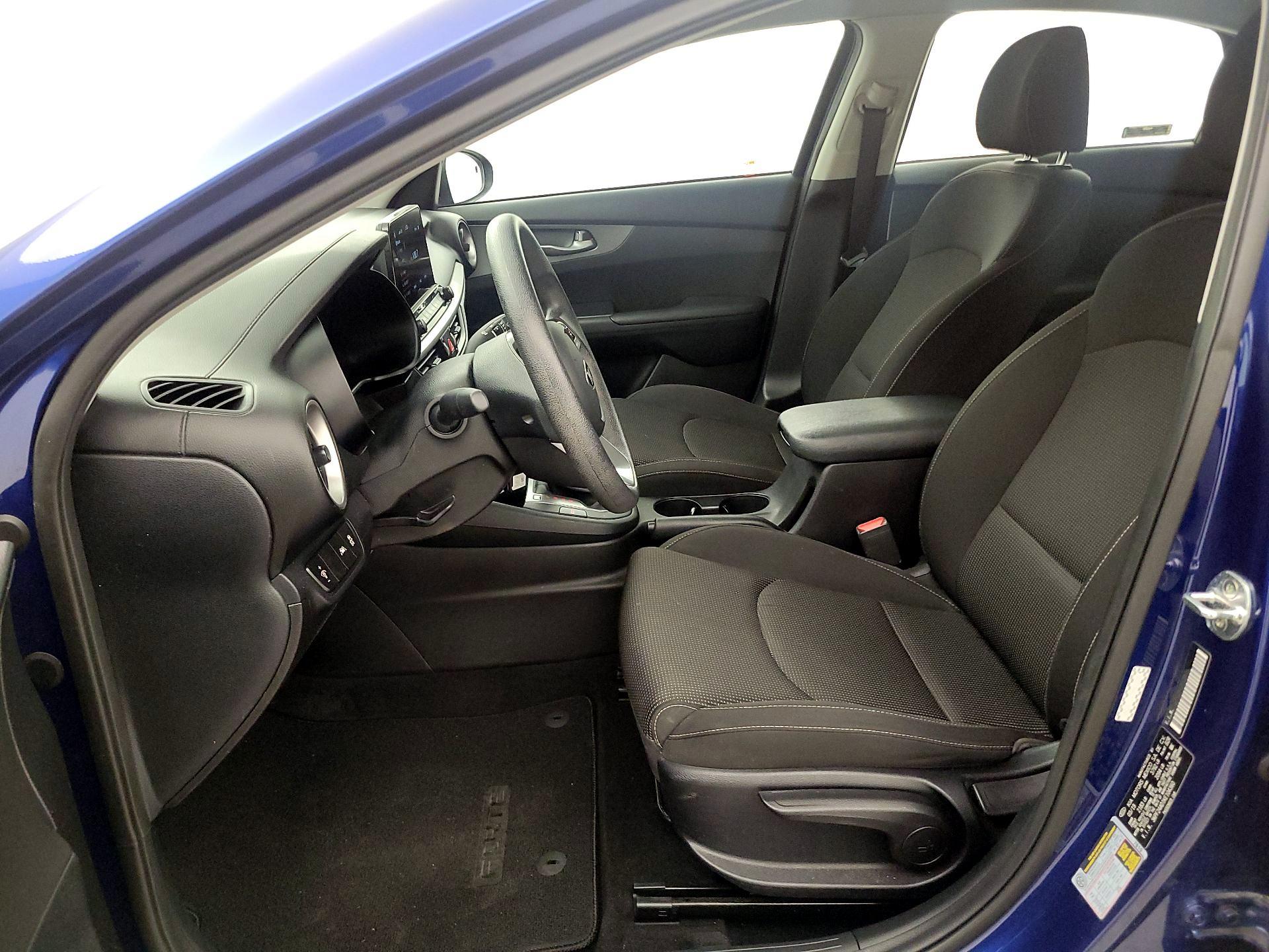 Thumbnail: 2019 Kia Forte - 11