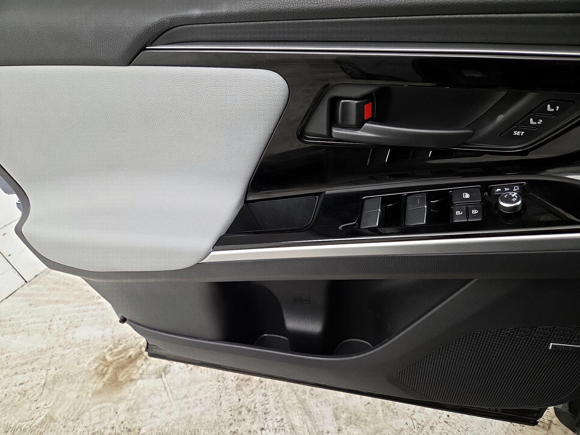 Thumbnail: 2024 Subaru Solterra - 12