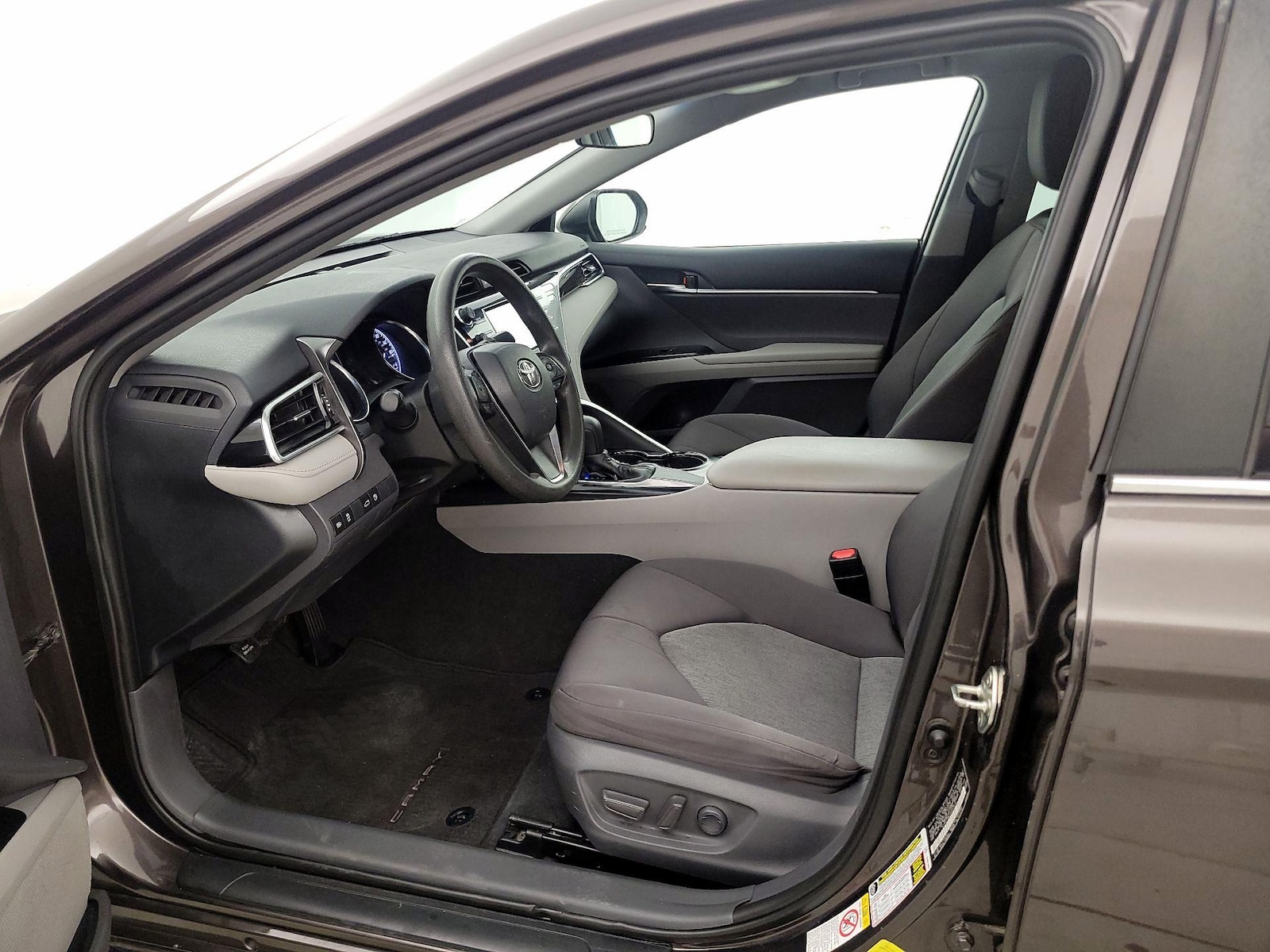 2018 Toyota Camry LE - Photo 12