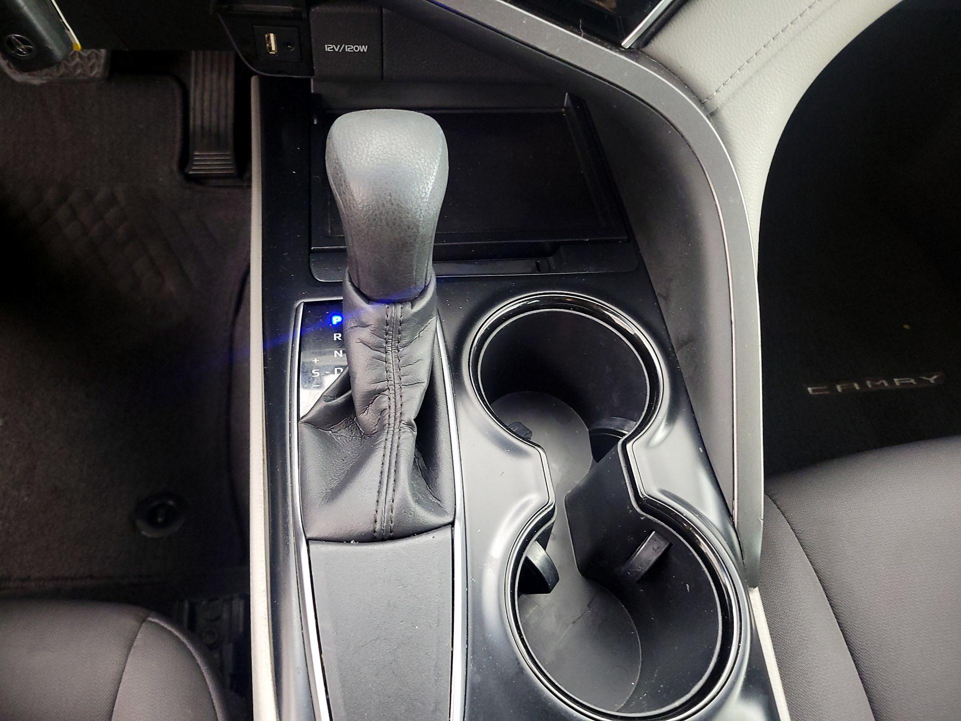 Thumbnail: 2018 Toyota Camry - 17