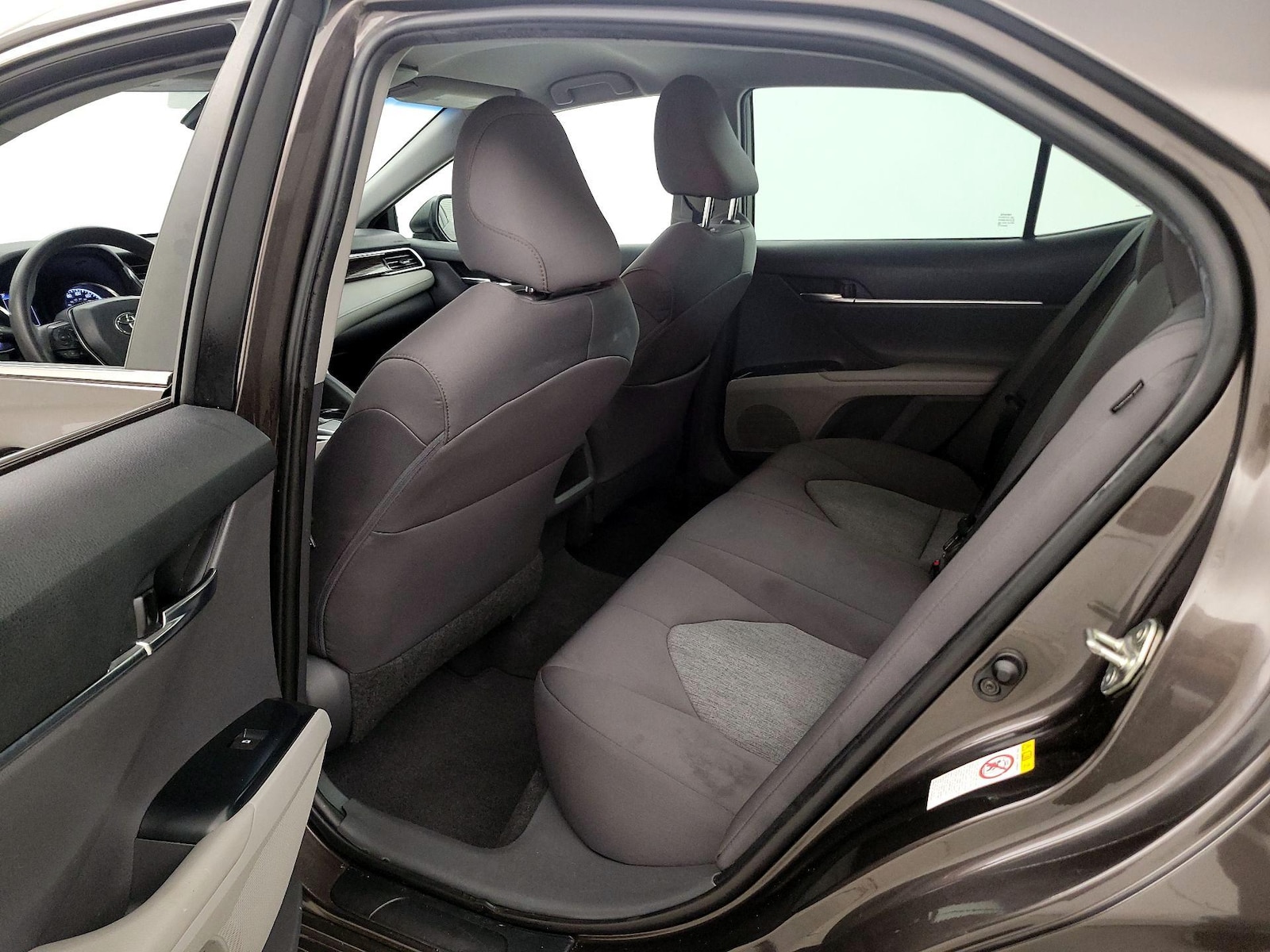 2018 Toyota Camry LE - Photo 20