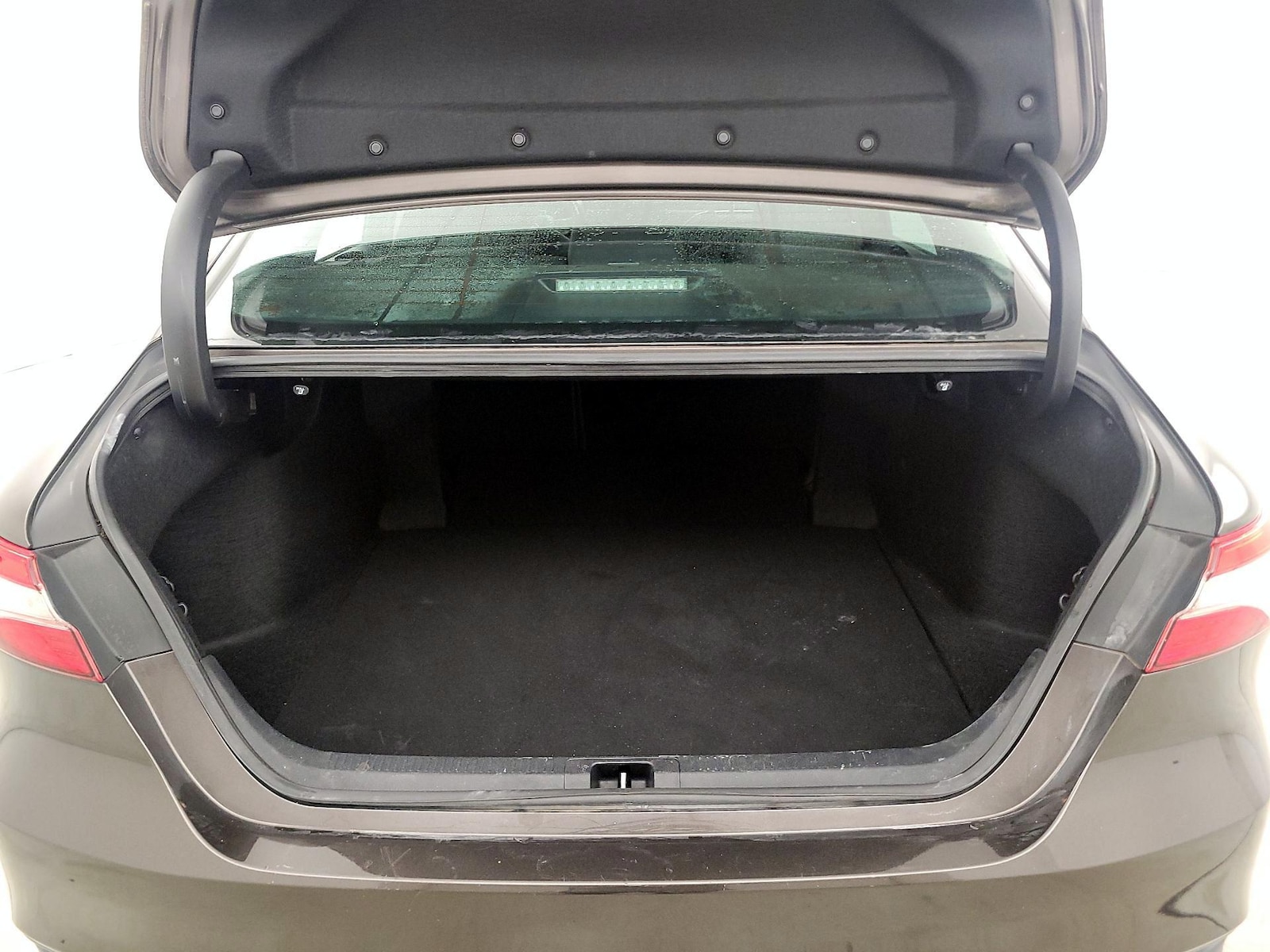 2018 Toyota Camry LE - Photo 21