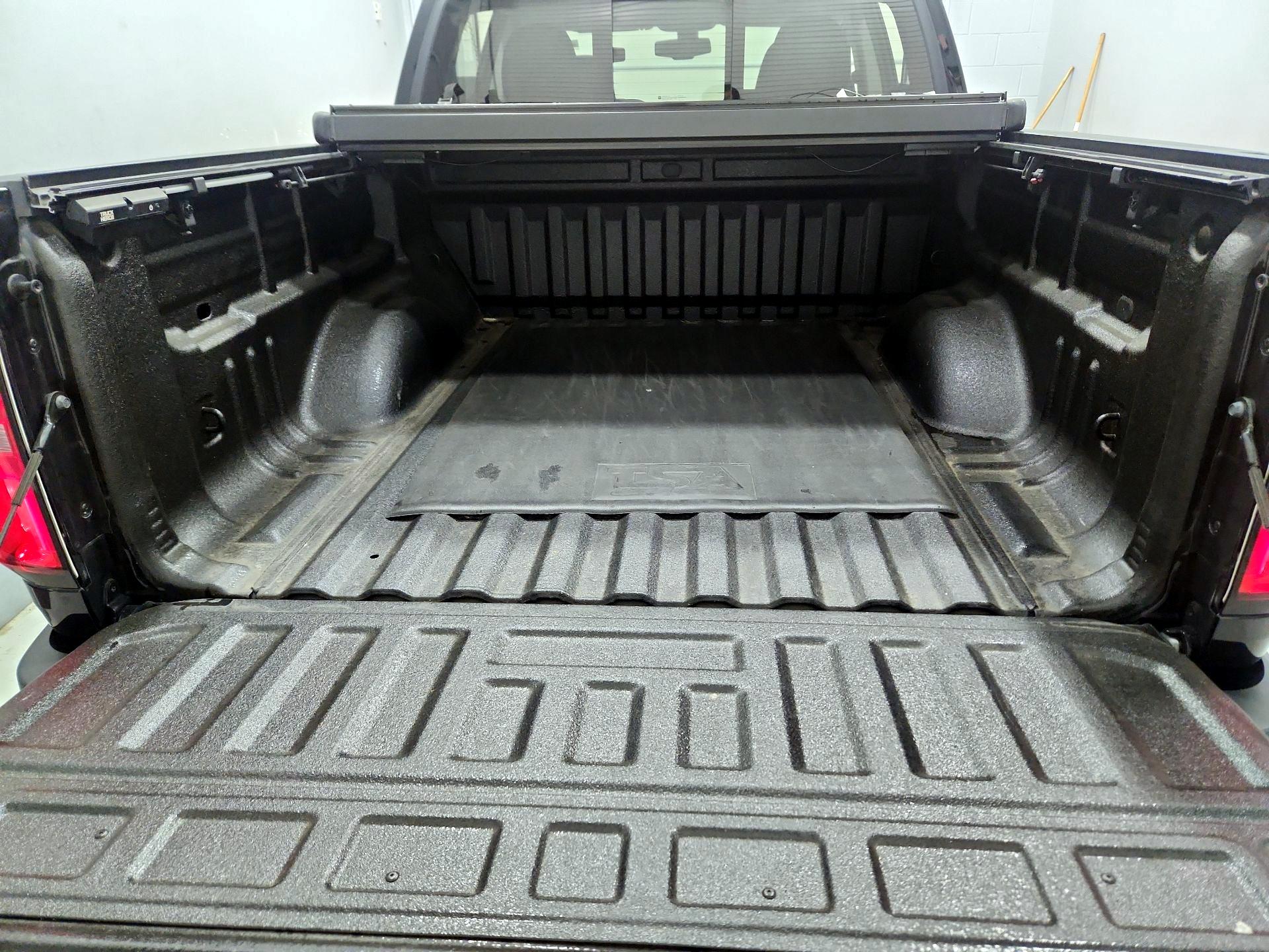 Thumbnail: 2022 Chevrolet Colorado - 20