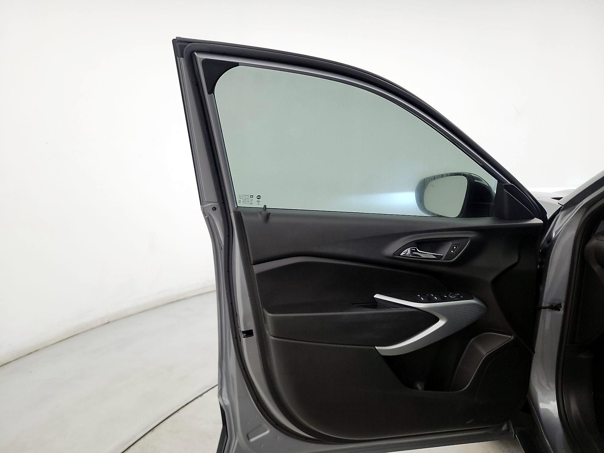 Thumbnail: 2025 Chevrolet Trax - 12