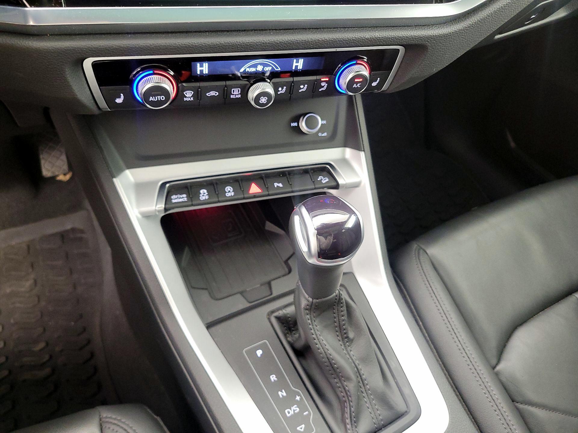 Thumbnail: 2022 Audi Q3 - 16