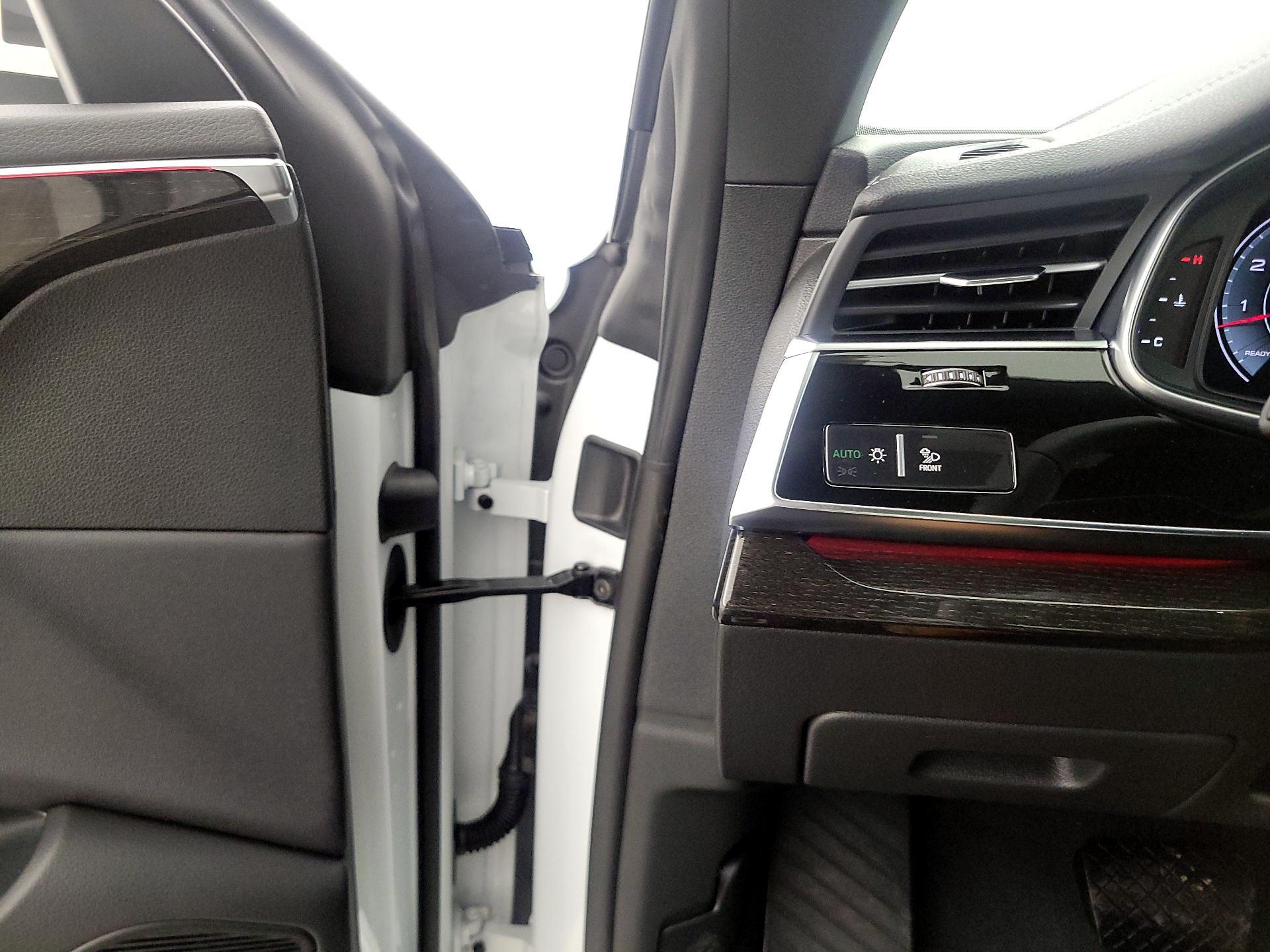 Thumbnail: 2025 Audi Q8 - 13