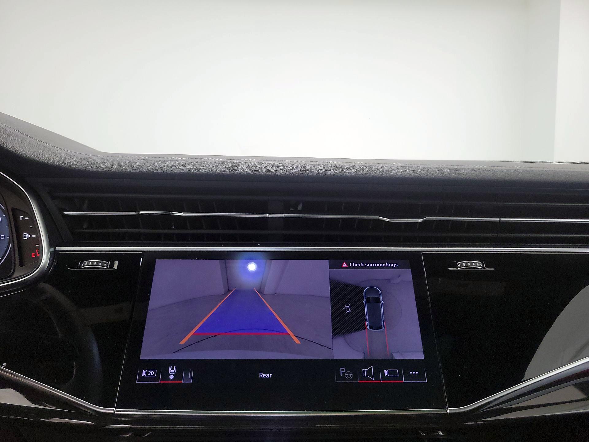 Thumbnail: 2025 Audi Q8 - 15