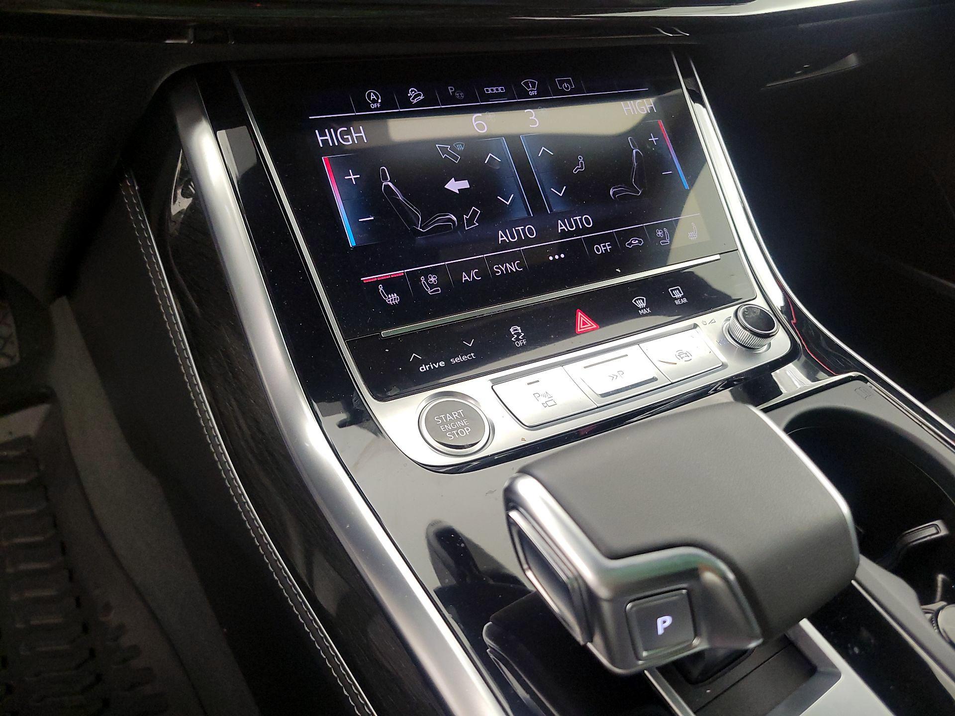 Thumbnail: 2025 Audi Q8 - 17