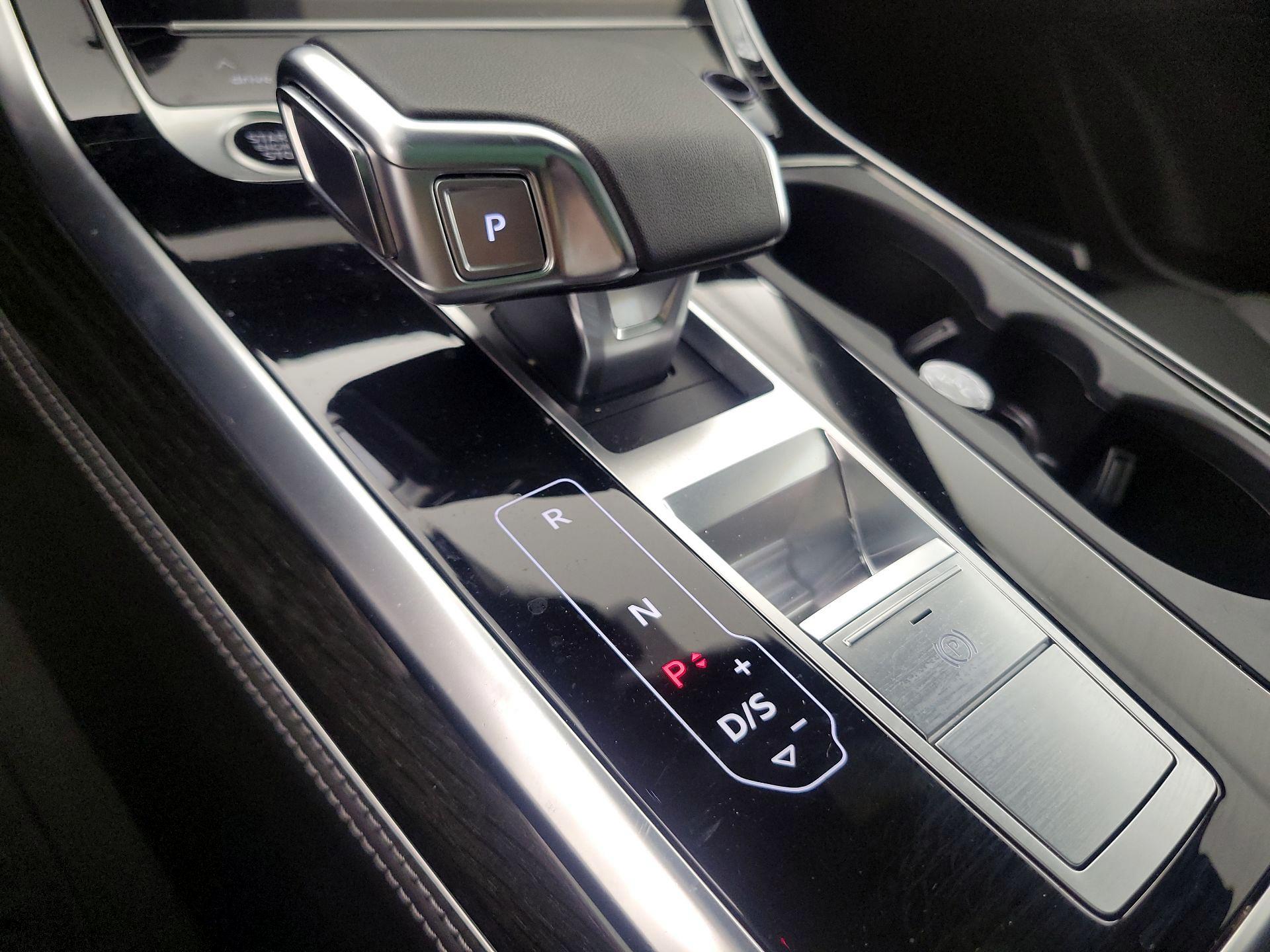 Thumbnail: 2025 Audi Q8 - 18