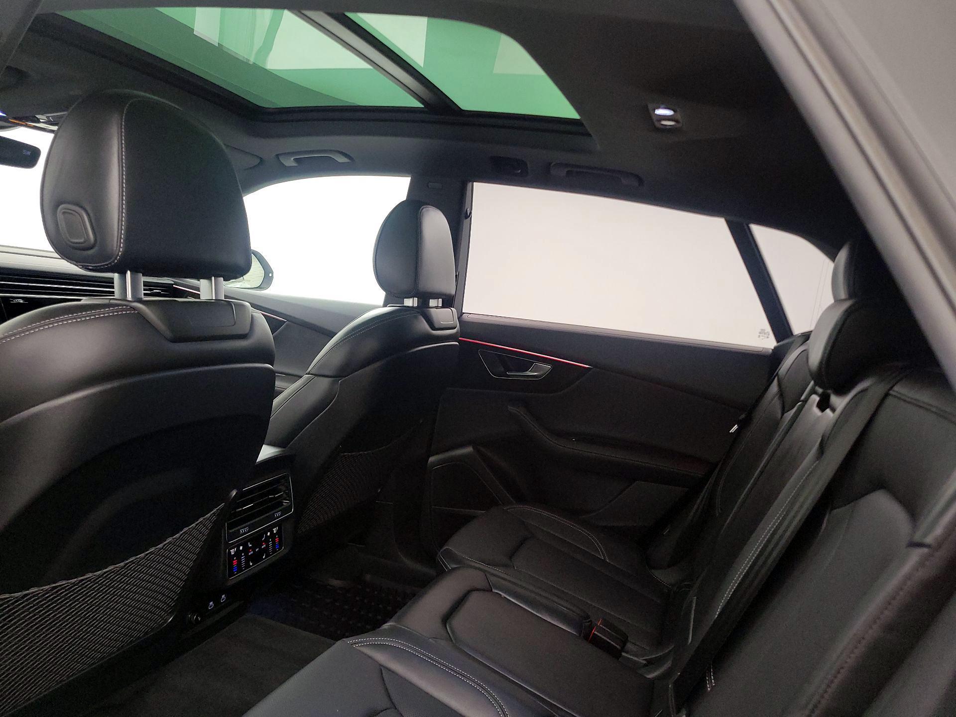 Thumbnail: 2025 Audi Q8 - 20