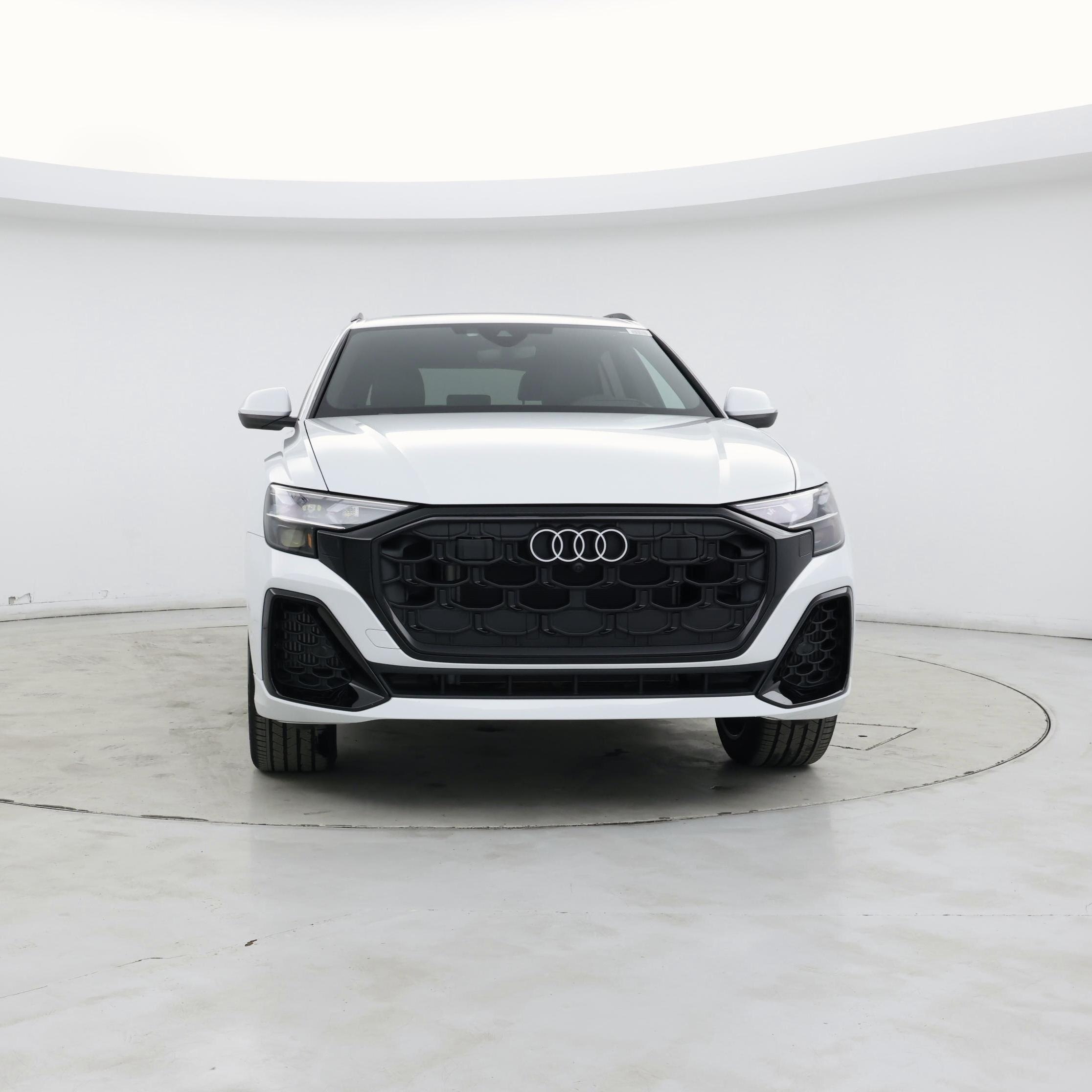 Thumbnail: 2025 Audi Q8 - 5