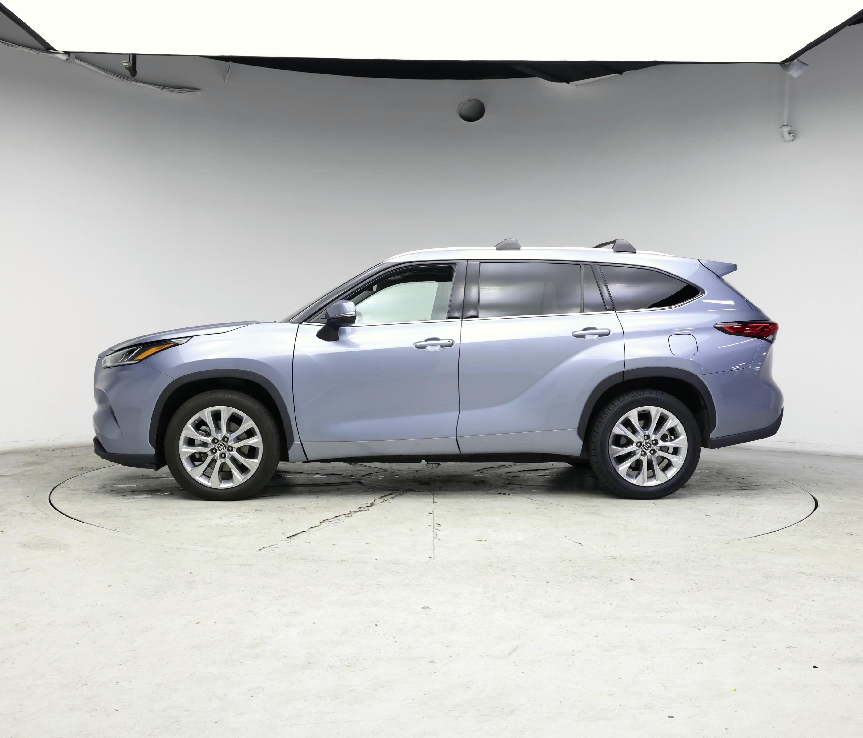 Thumbnail: 2020 Toyota Highlander - 3