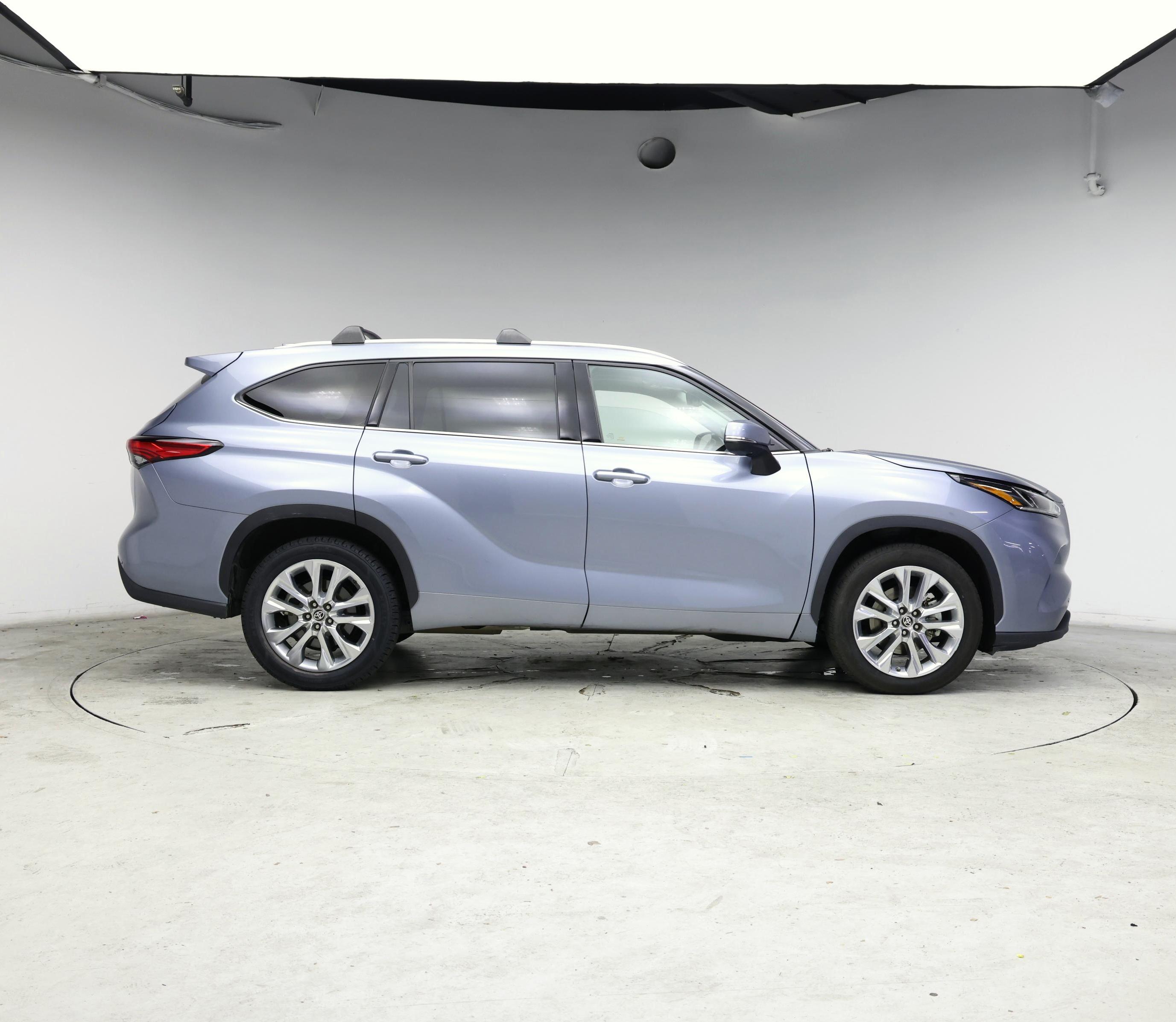 Thumbnail: 2020 Toyota Highlander - 7