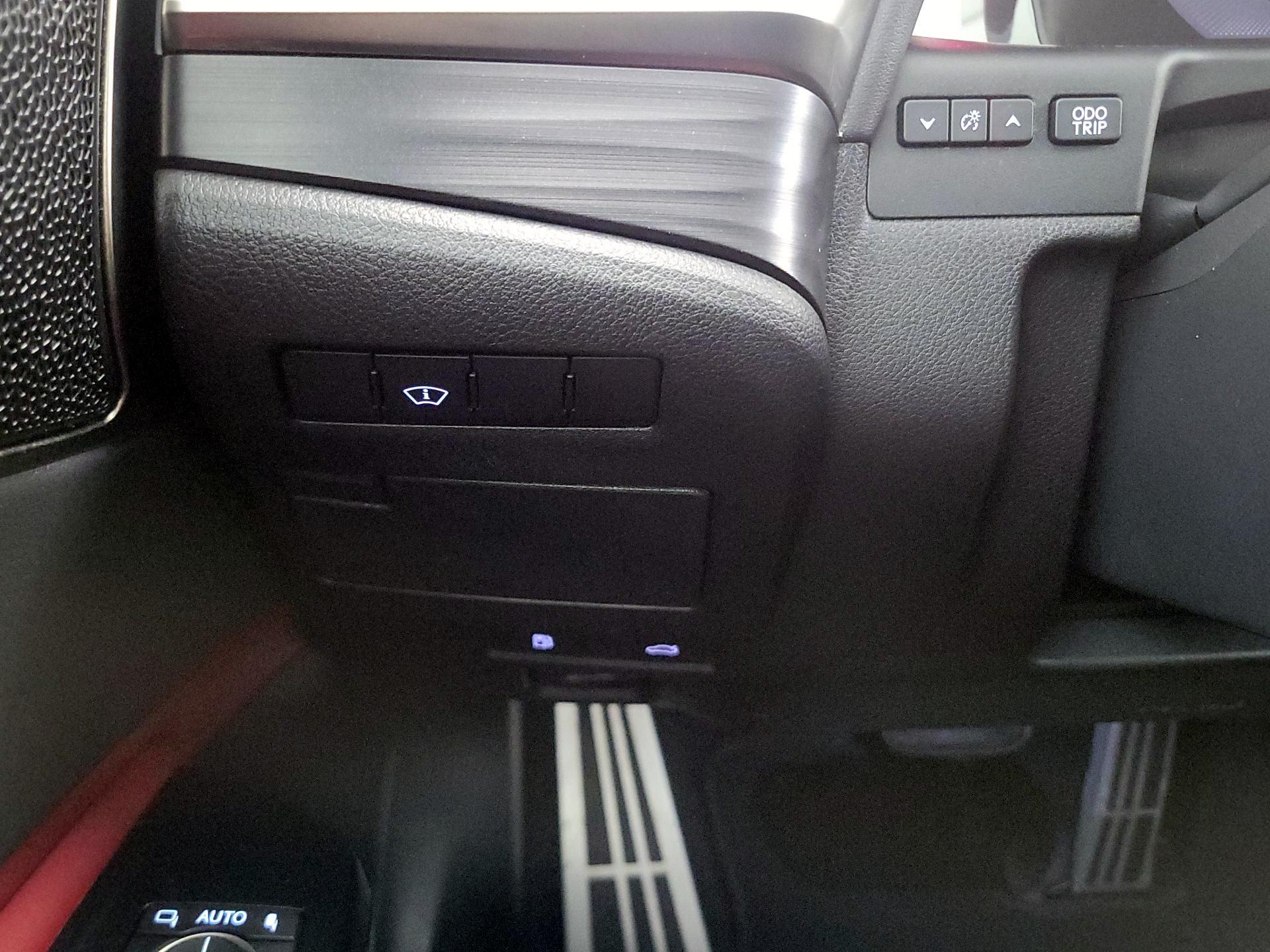 Thumbnail: 2021 Lexus ES - 13