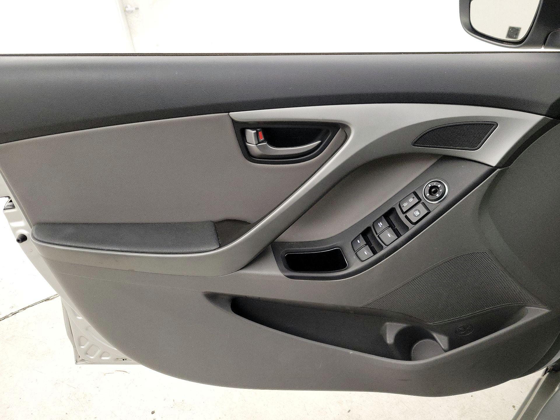 Thumbnail: 2014 Hyundai Elantra - 12