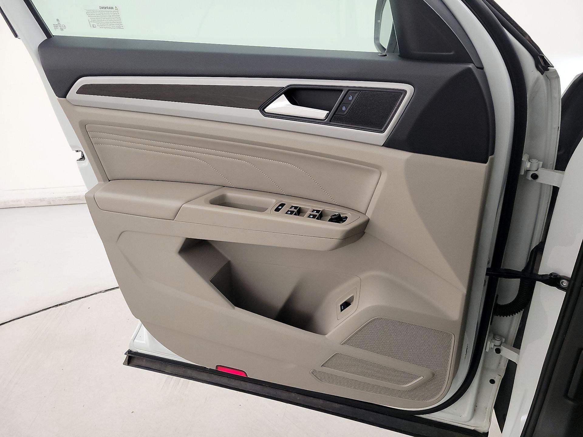 Thumbnail: 2022 Volkswagen Atlas - 12