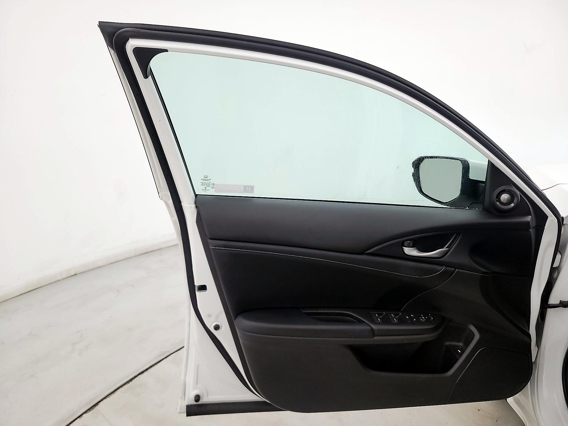 Thumbnail: 2019 Honda Insight - 12