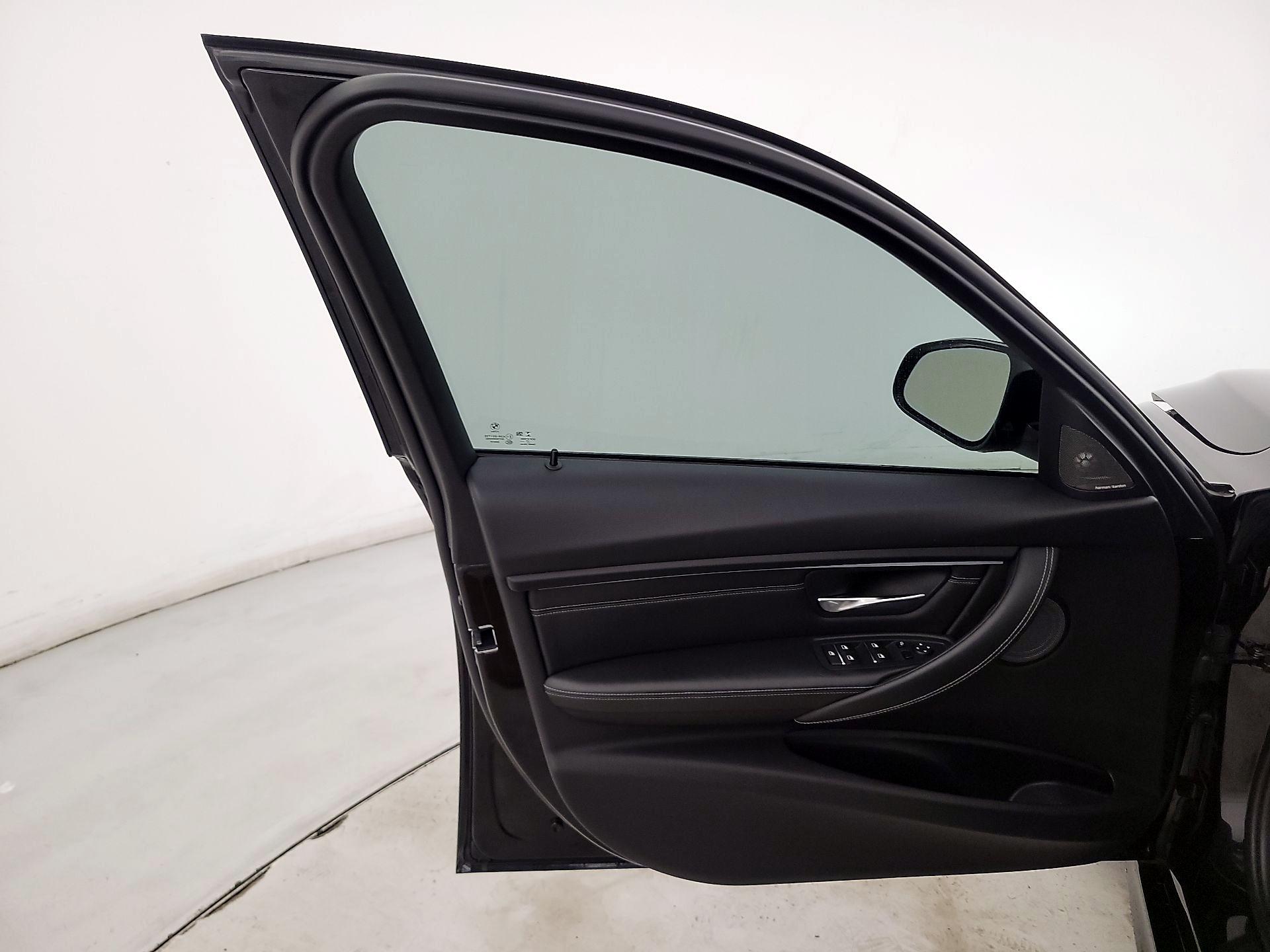 Thumbnail: 2018 BMW M3 - 12