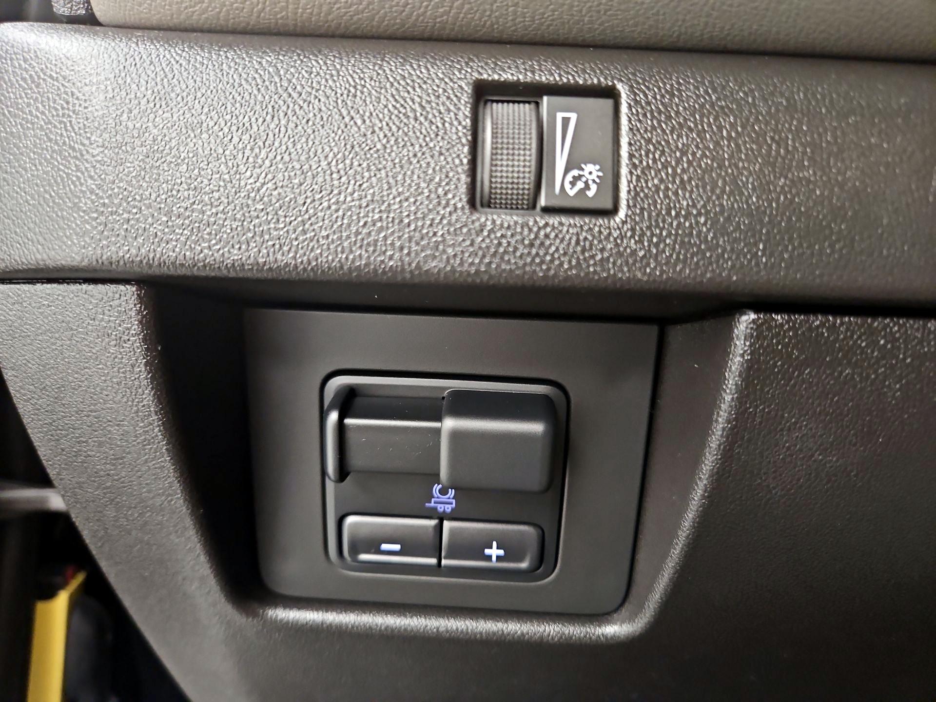 Thumbnail: 2024 Chevrolet Colorado - 13