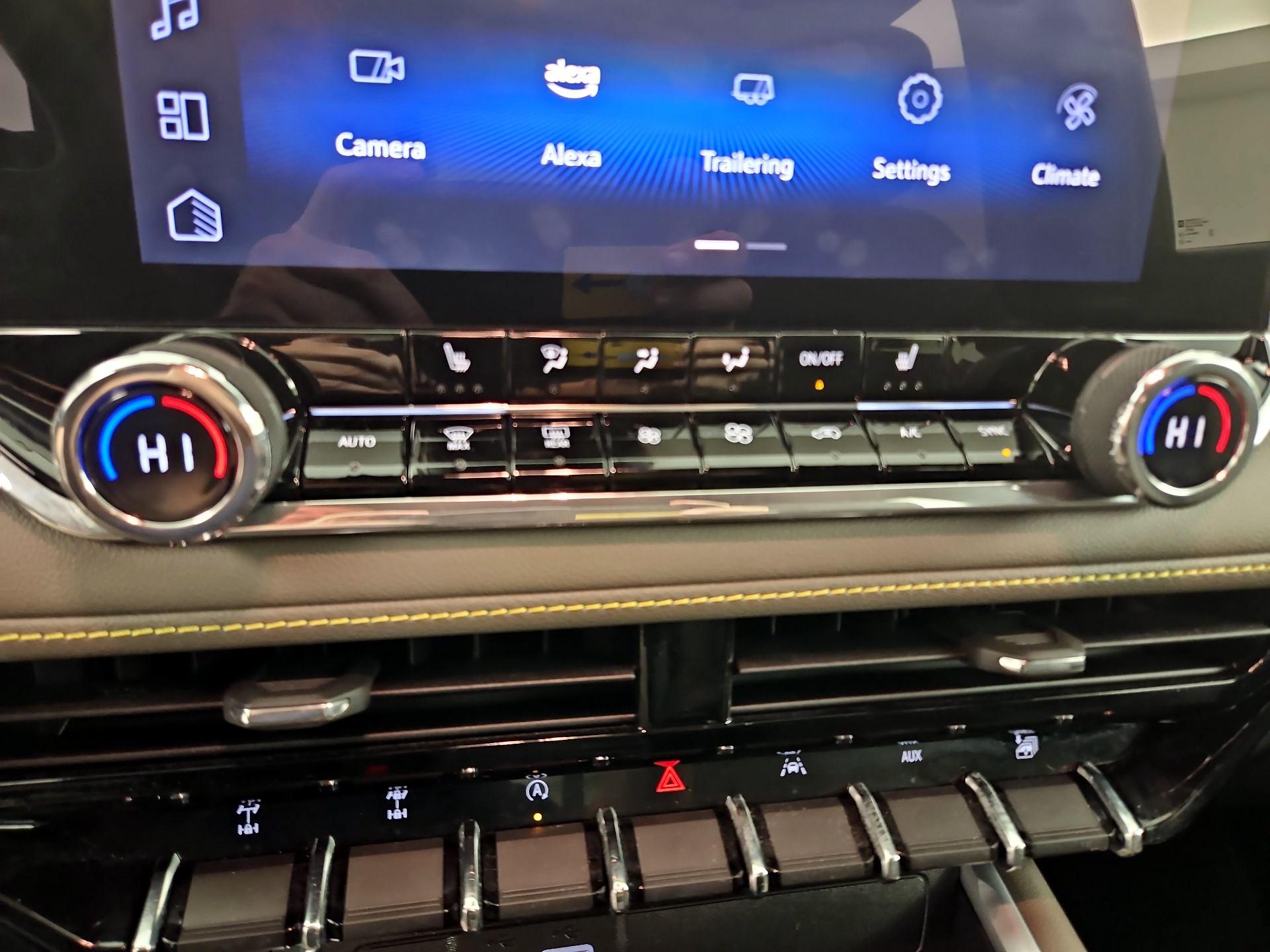 Thumbnail: 2024 Chevrolet Colorado - 17