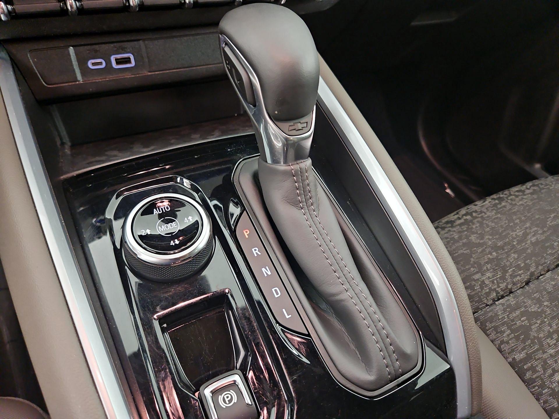 Thumbnail: 2024 Chevrolet Colorado - 18