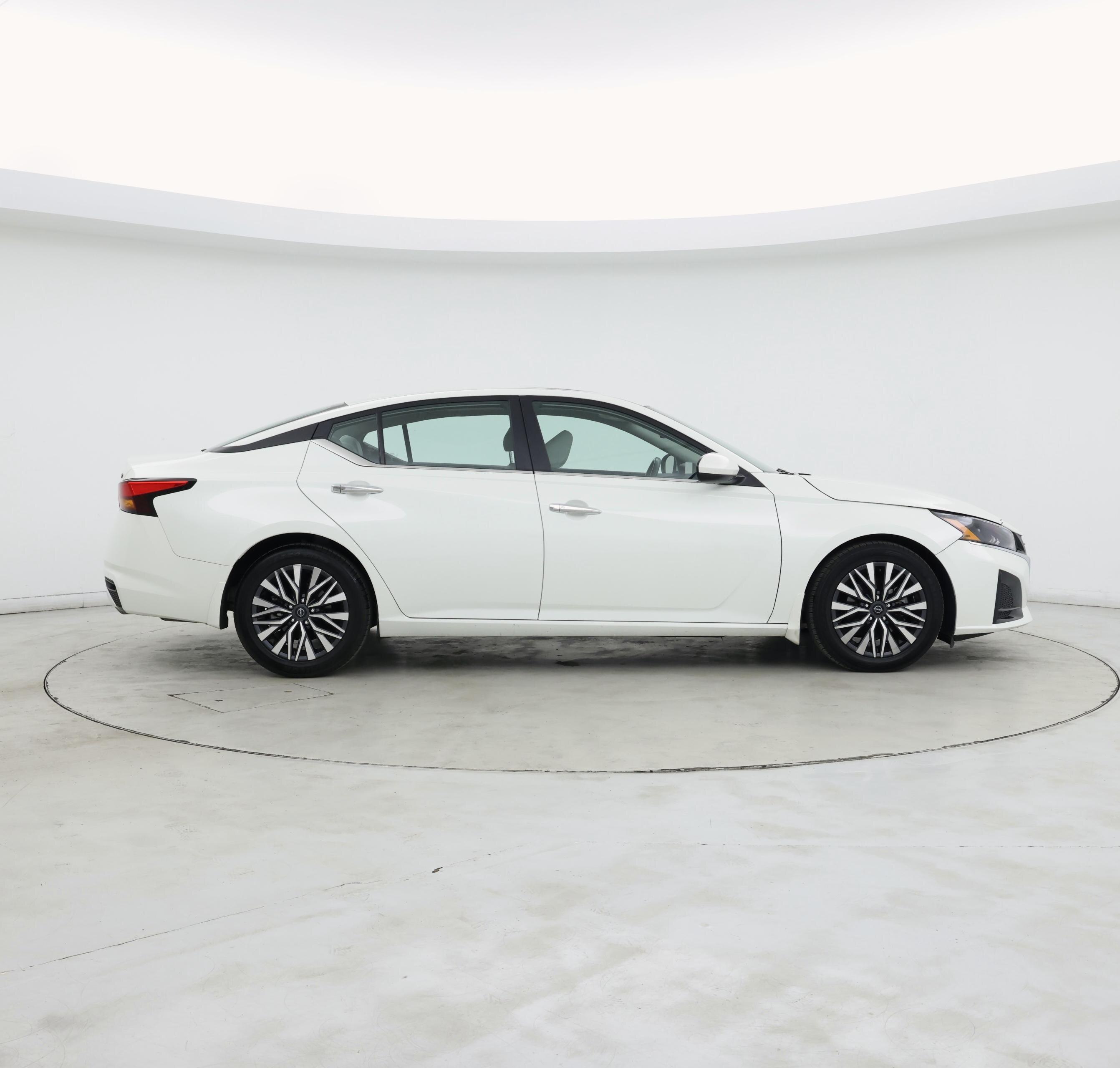 Thumbnail: 2023 Nissan Altima - 7