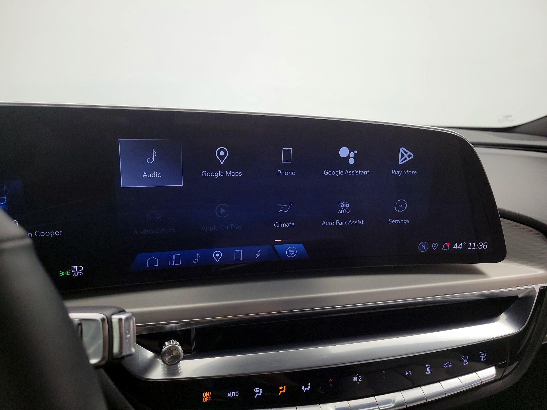 Thumbnail: 2023 Cadillac Lyriq - 15