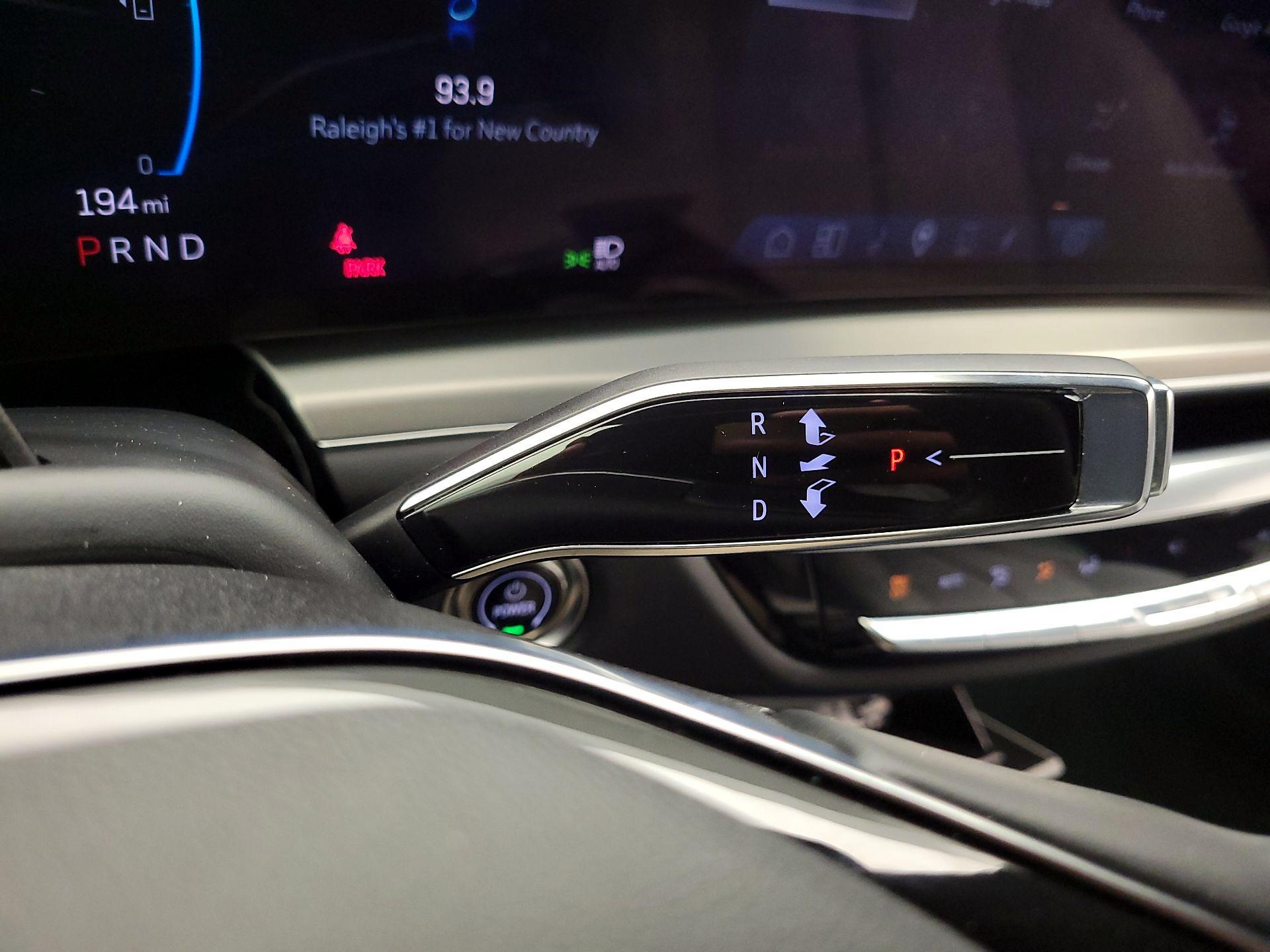 Thumbnail: 2023 Cadillac Lyriq - 17