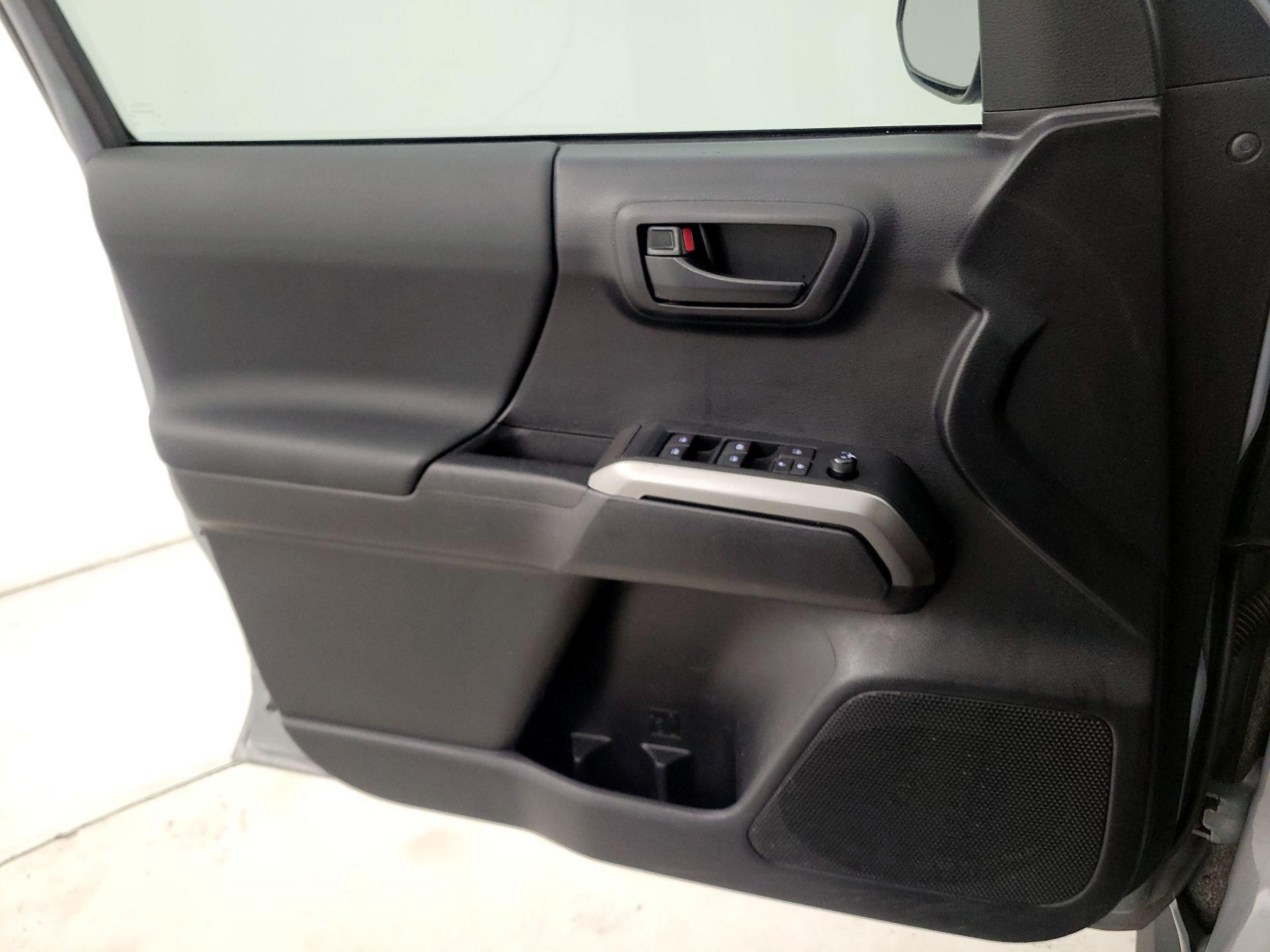 Thumbnail: 2021 Toyota Tacoma - 12