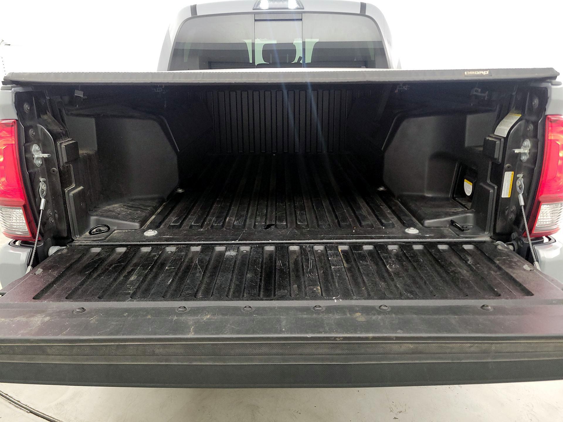 Thumbnail: 2021 Toyota Tacoma - 20