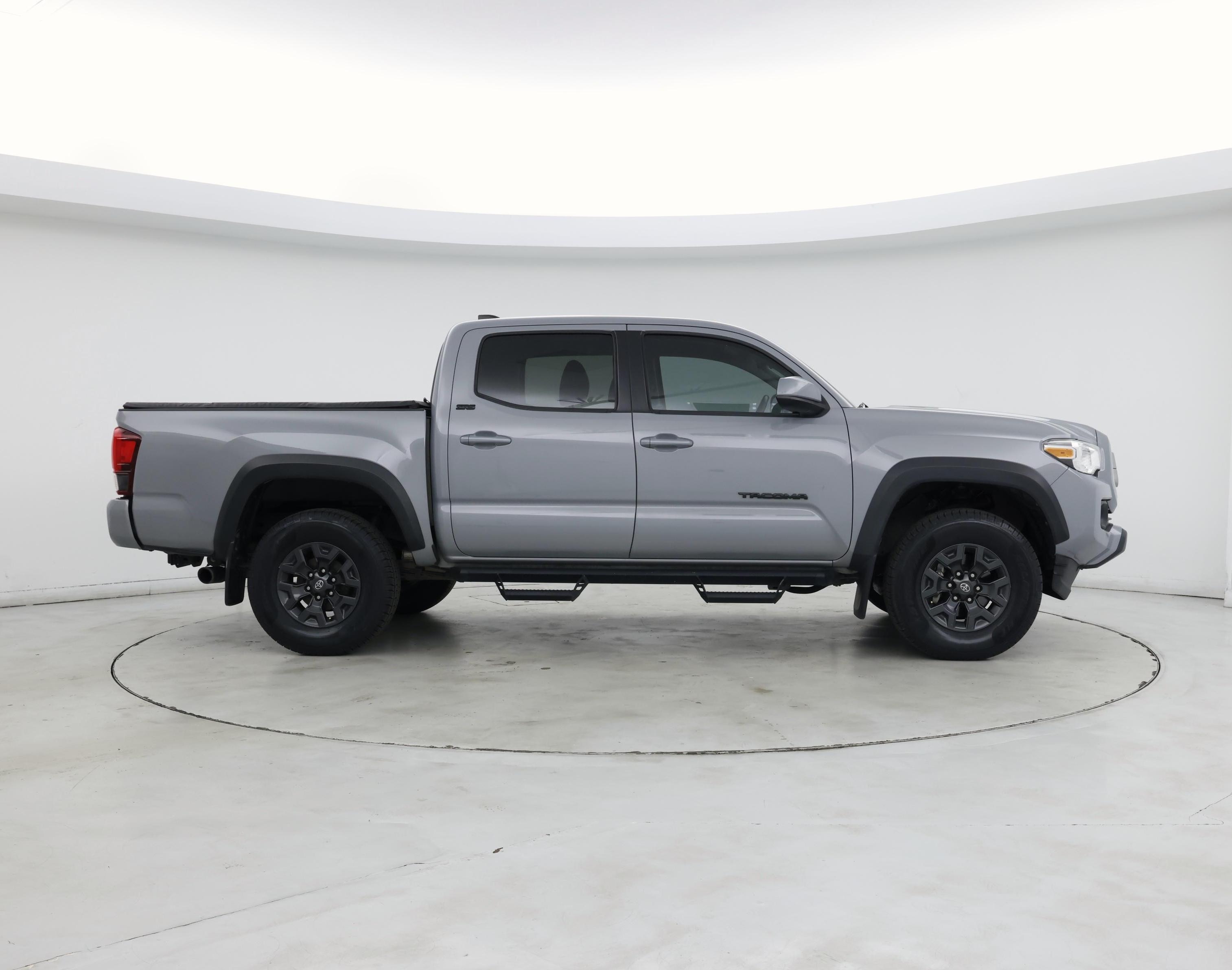 Thumbnail: 2021 Toyota Tacoma - 7