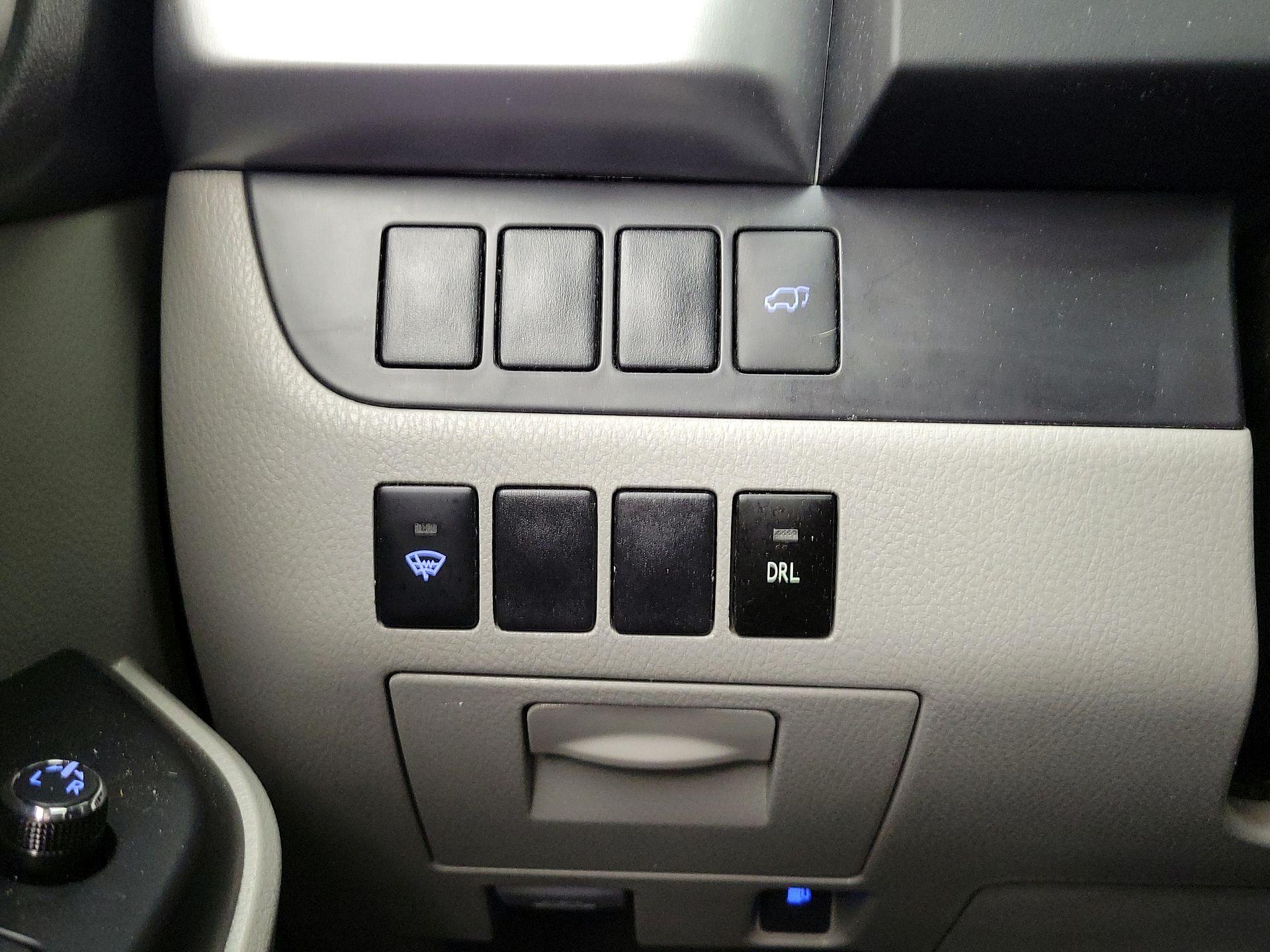 Thumbnail: 2016 Toyota Highlander - 13