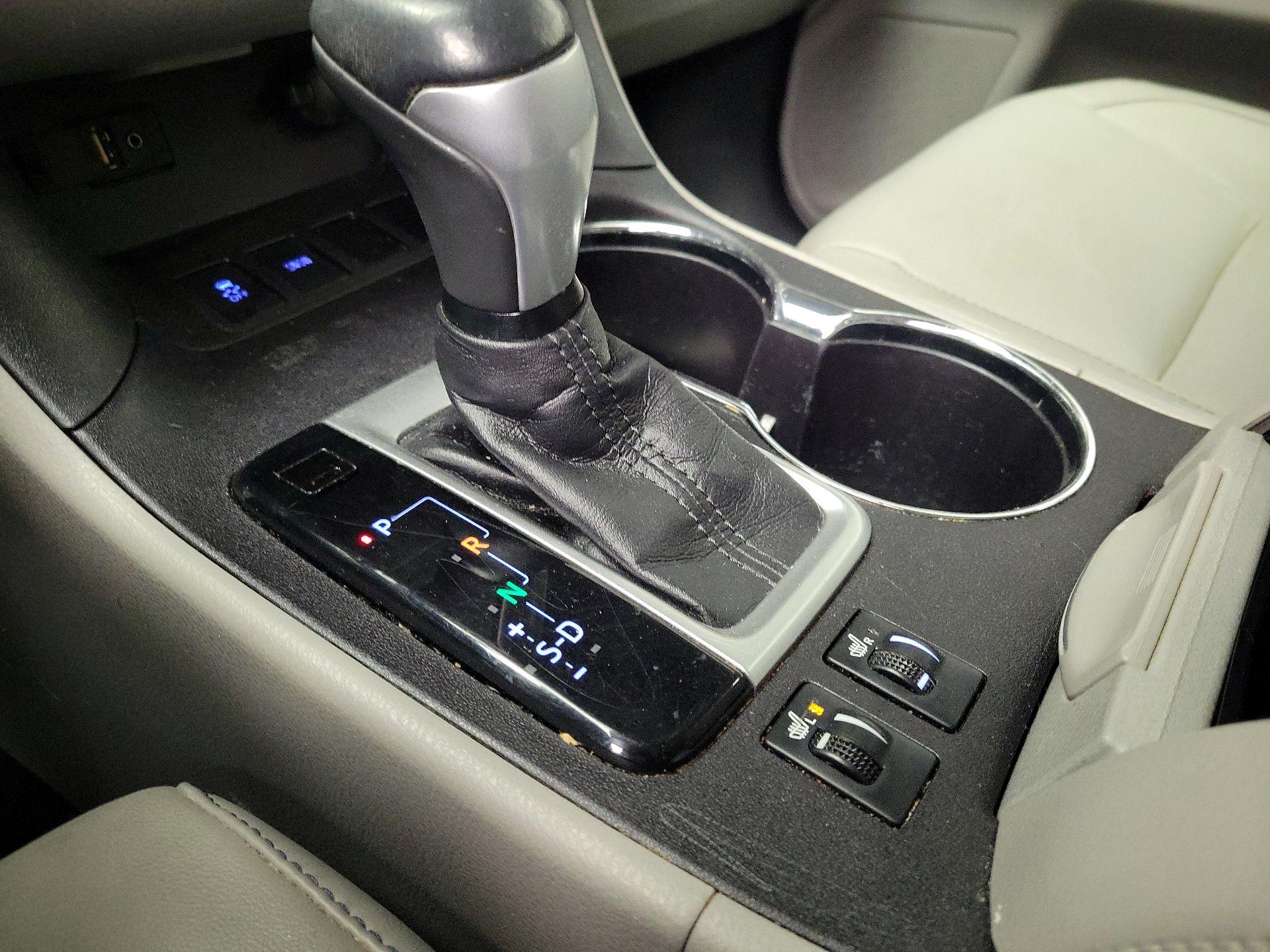 Thumbnail: 2016 Toyota Highlander - 17